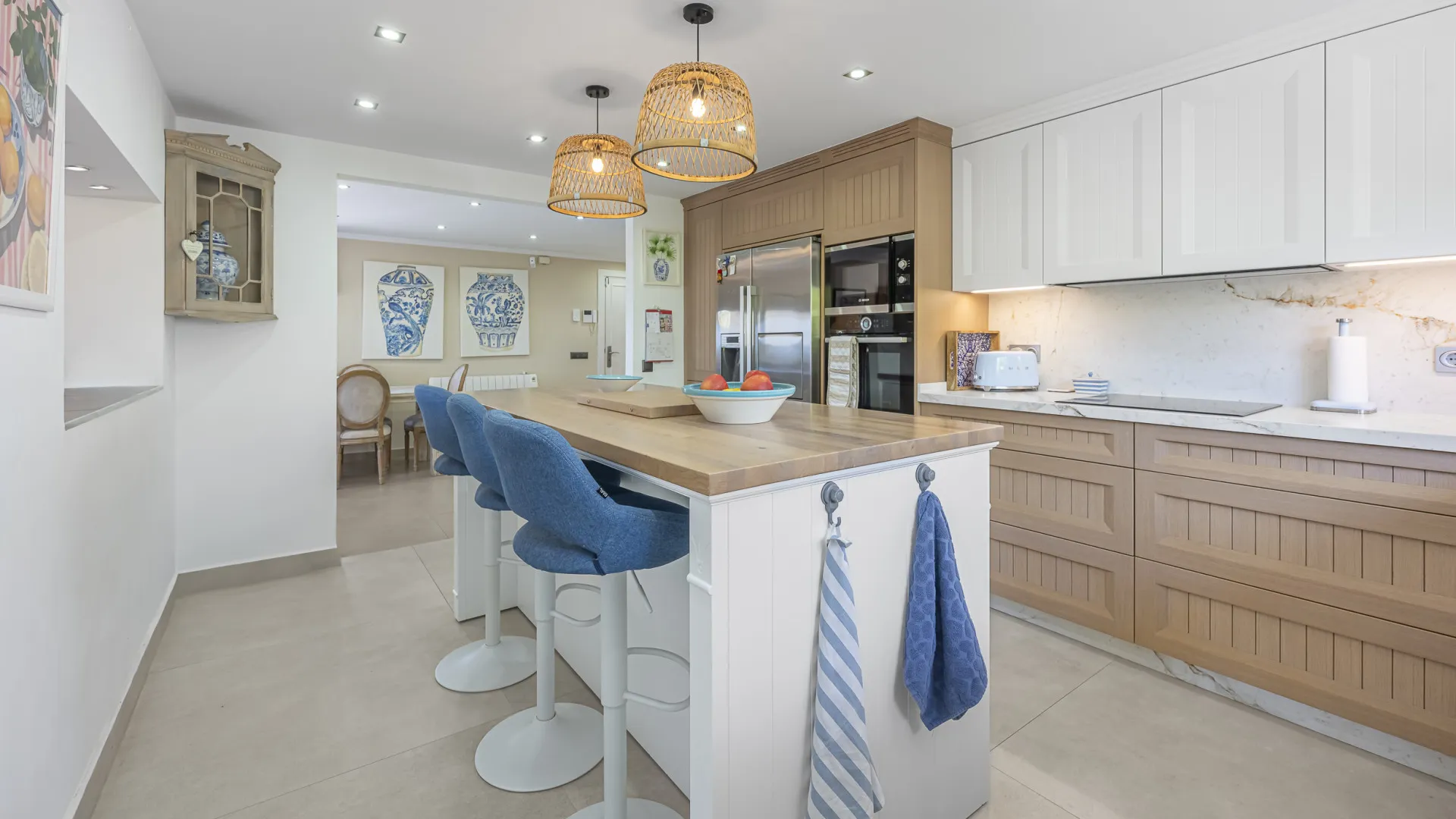 Estepona 6 bedrooms villa for sale