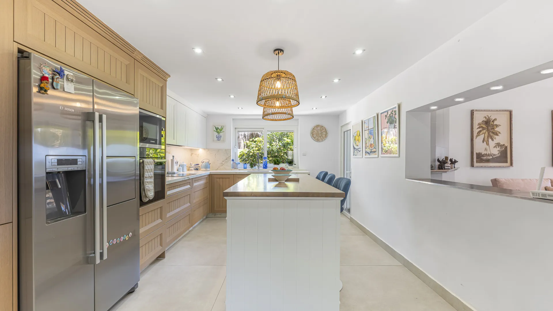 Estepona 6 bedrooms villa for sale