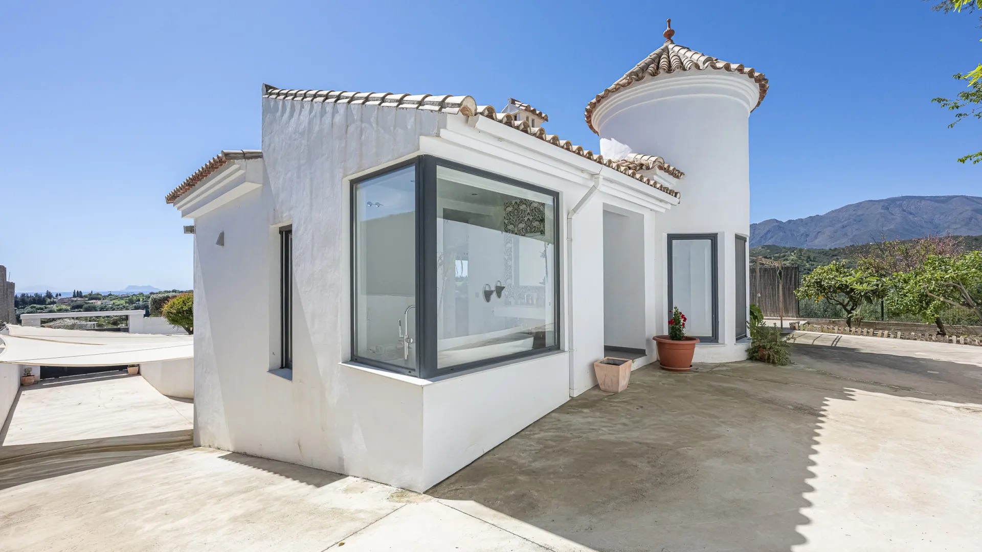 Estepona villa for sale