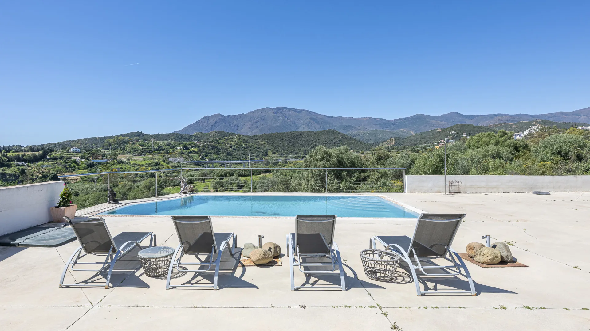 Estepona villa for sale