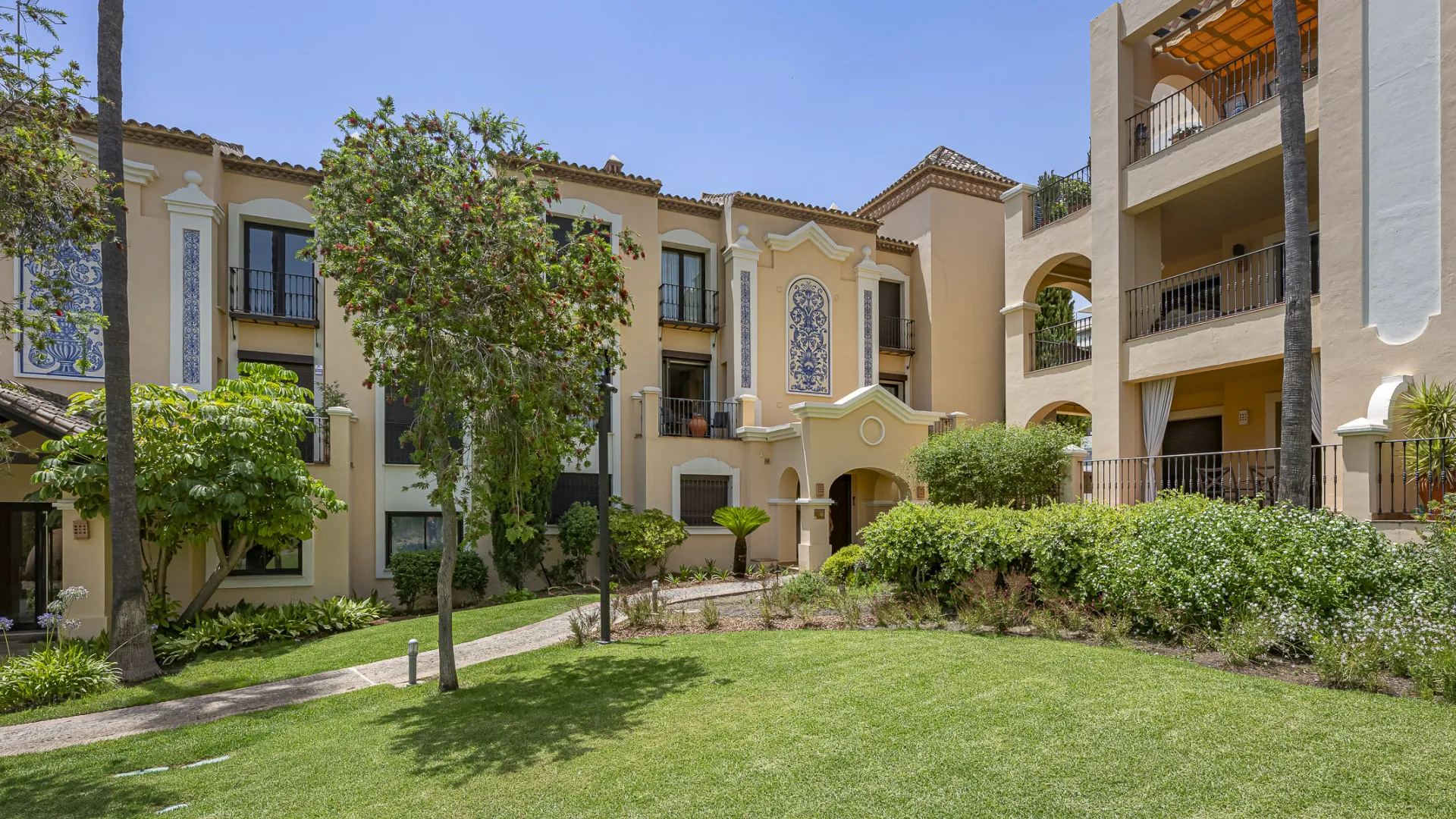 Apartment with 2 bedrooms for sale in Marbella