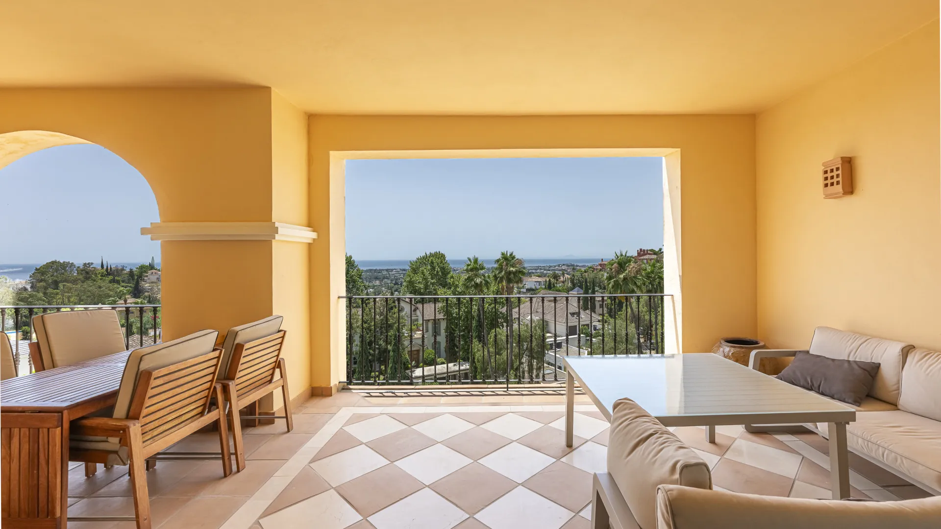 Apartment with 2 bedrooms for sale in Marbella