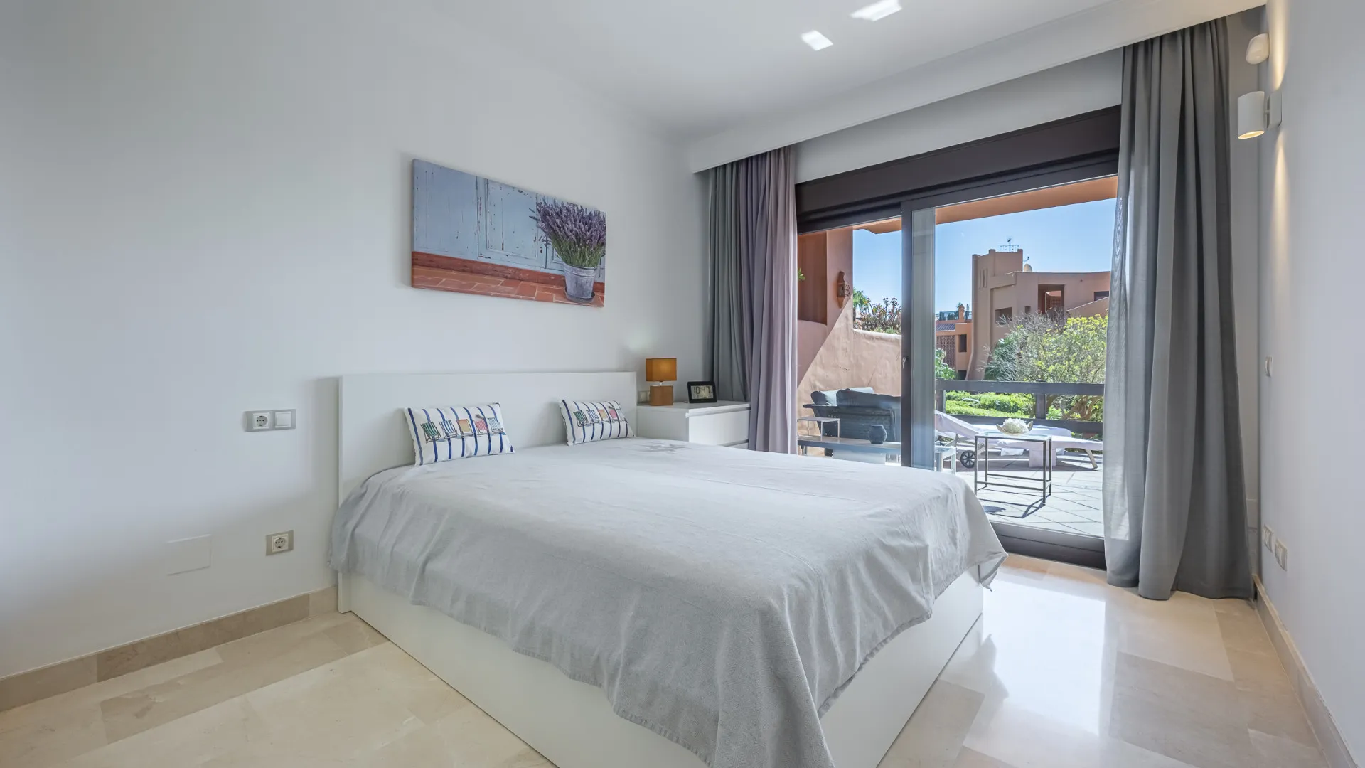 Buenas Noches 2 bedrooms ground floor apartment for sale