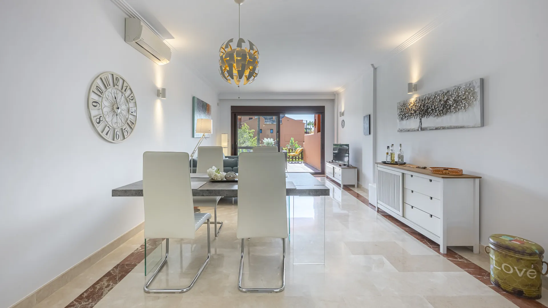 Buenas Noches 2 bedrooms ground floor apartment for sale