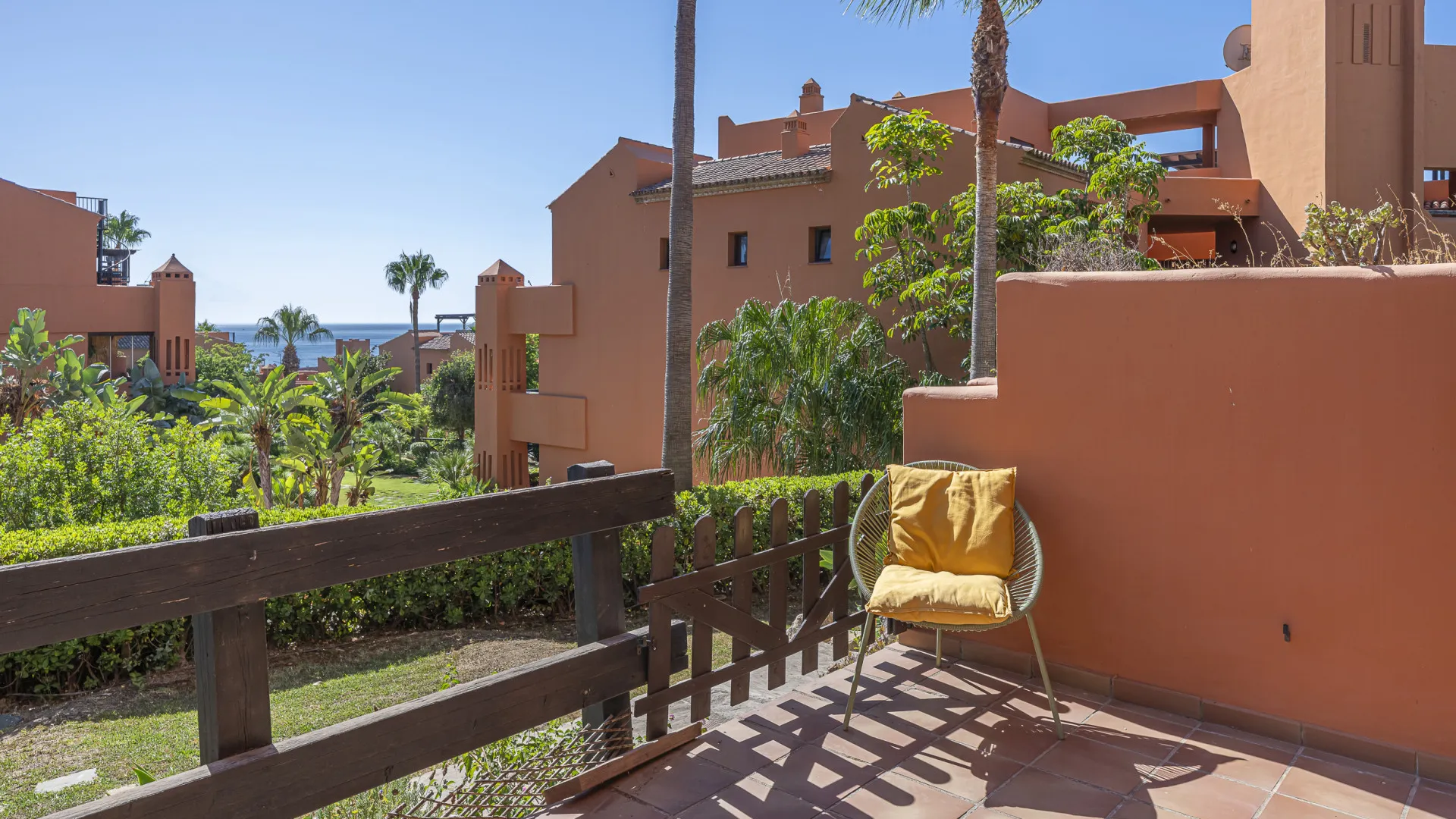 Buenas Noches 2 bedrooms ground floor apartment for sale