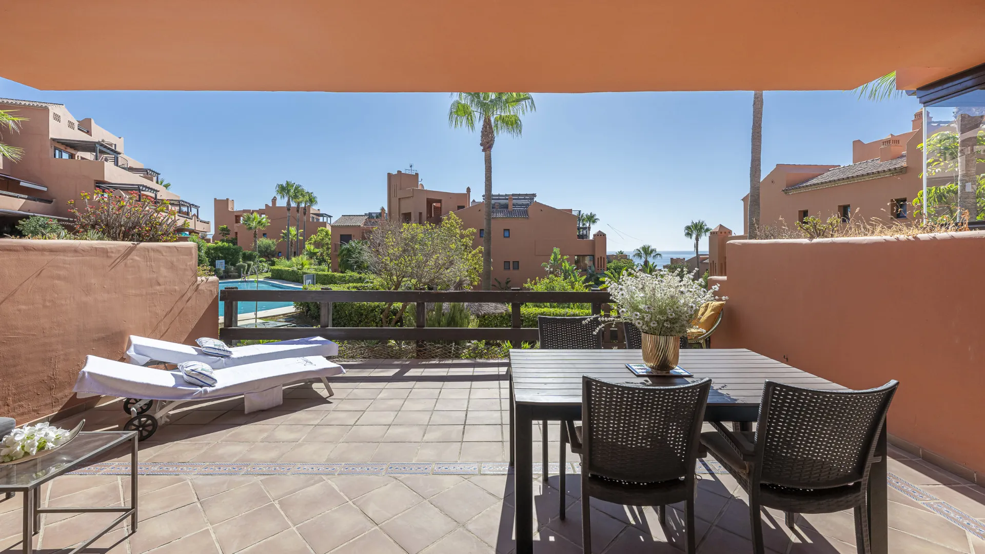 Buenas Noches 2 bedrooms ground floor apartment for sale