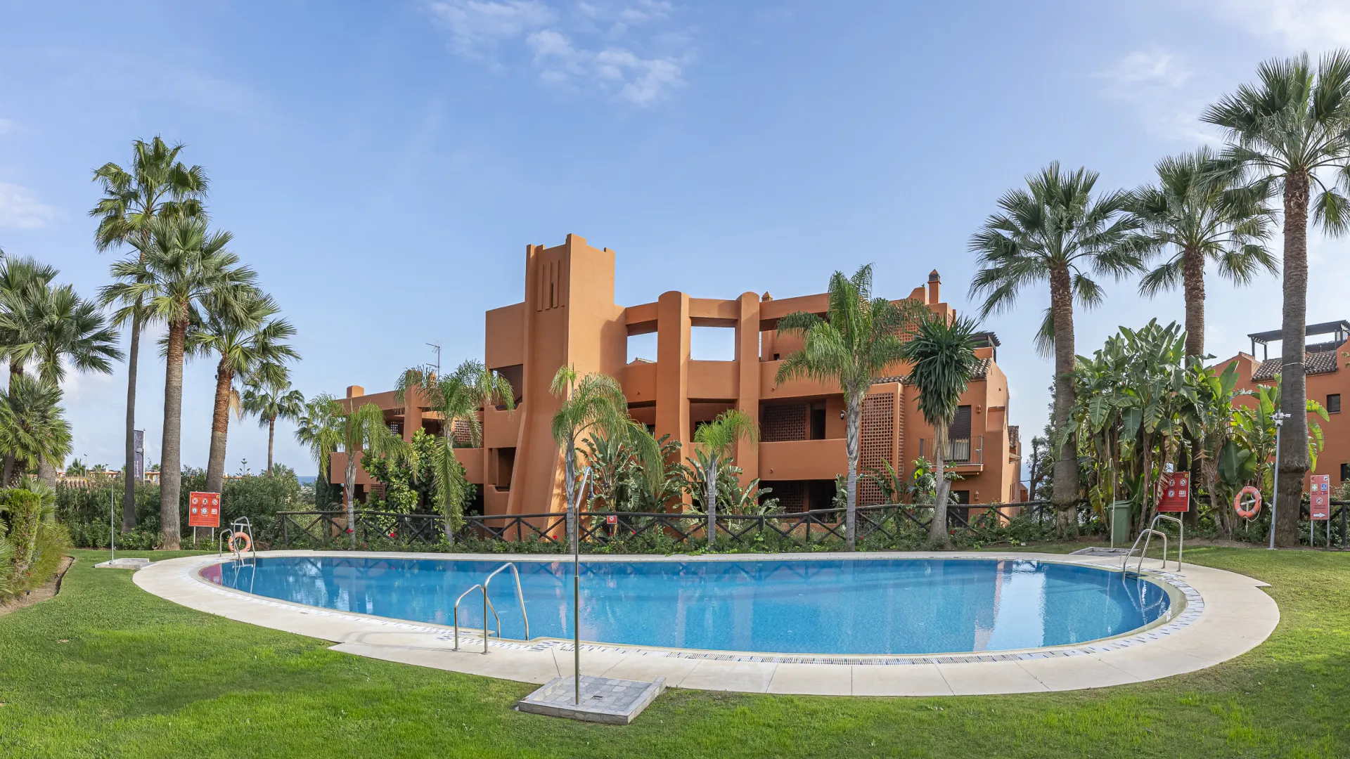 Buenas Noches 2 bedrooms ground floor apartment for sale