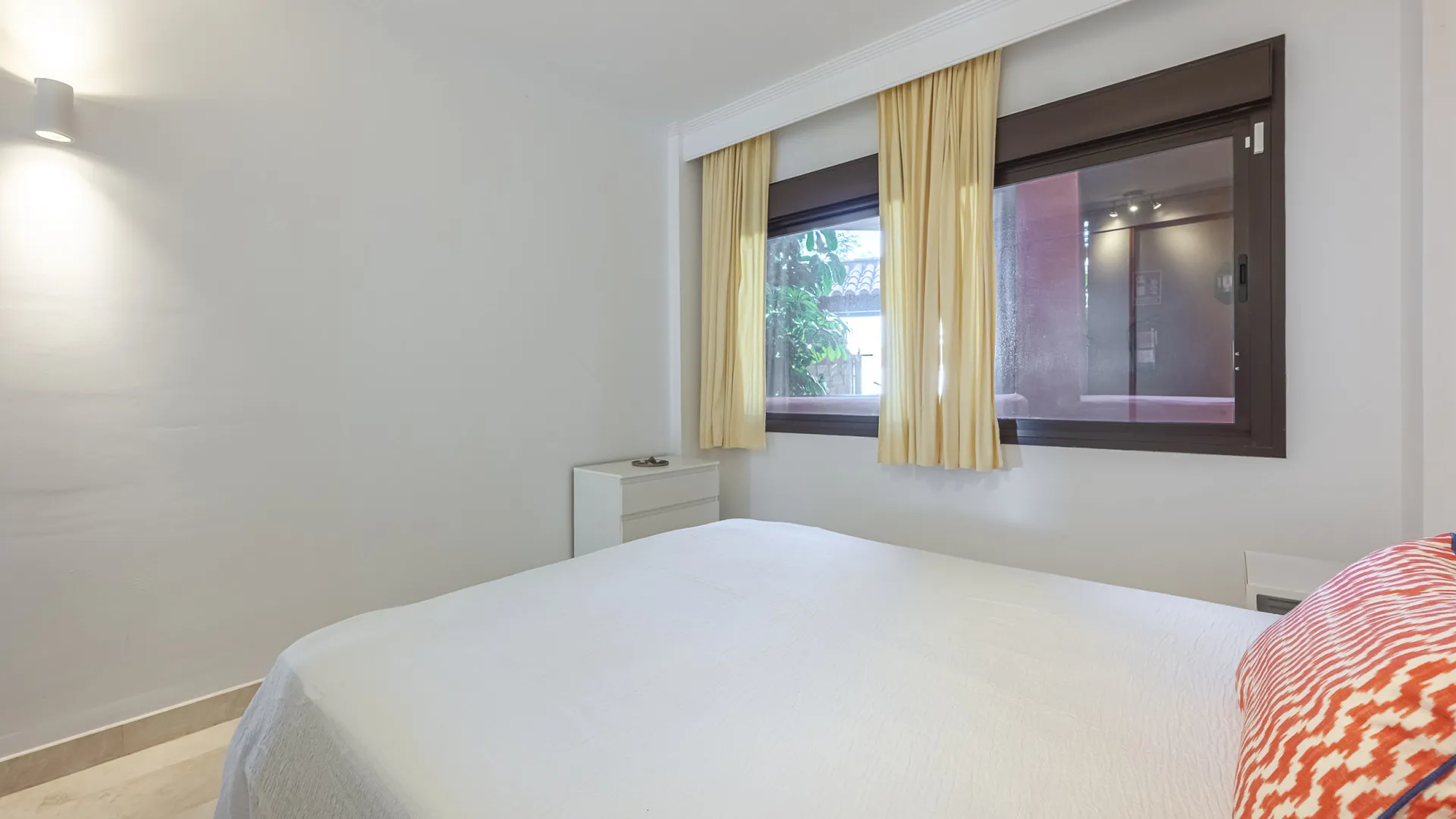 Buenas Noches 2 bedrooms ground floor apartment for sale
