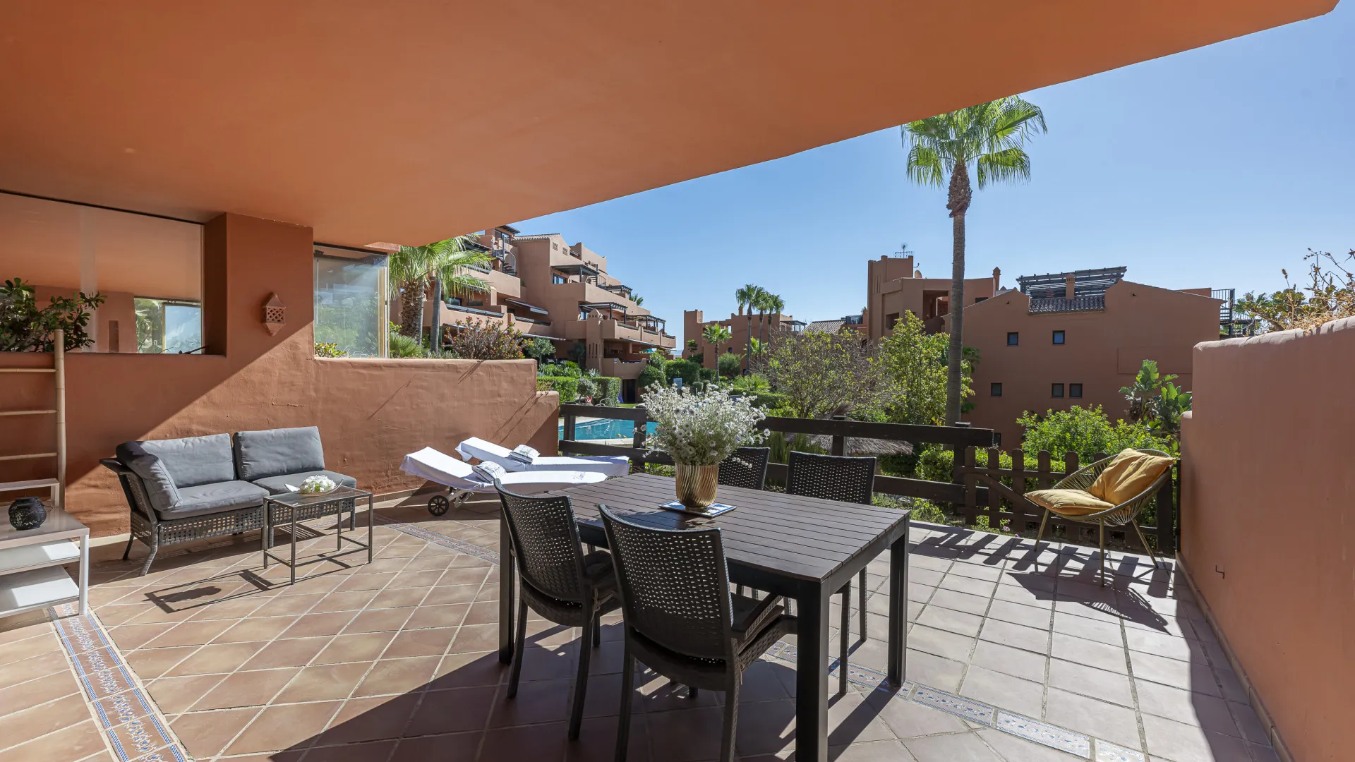 Buenas Noches 2 bedrooms ground floor apartment for sale