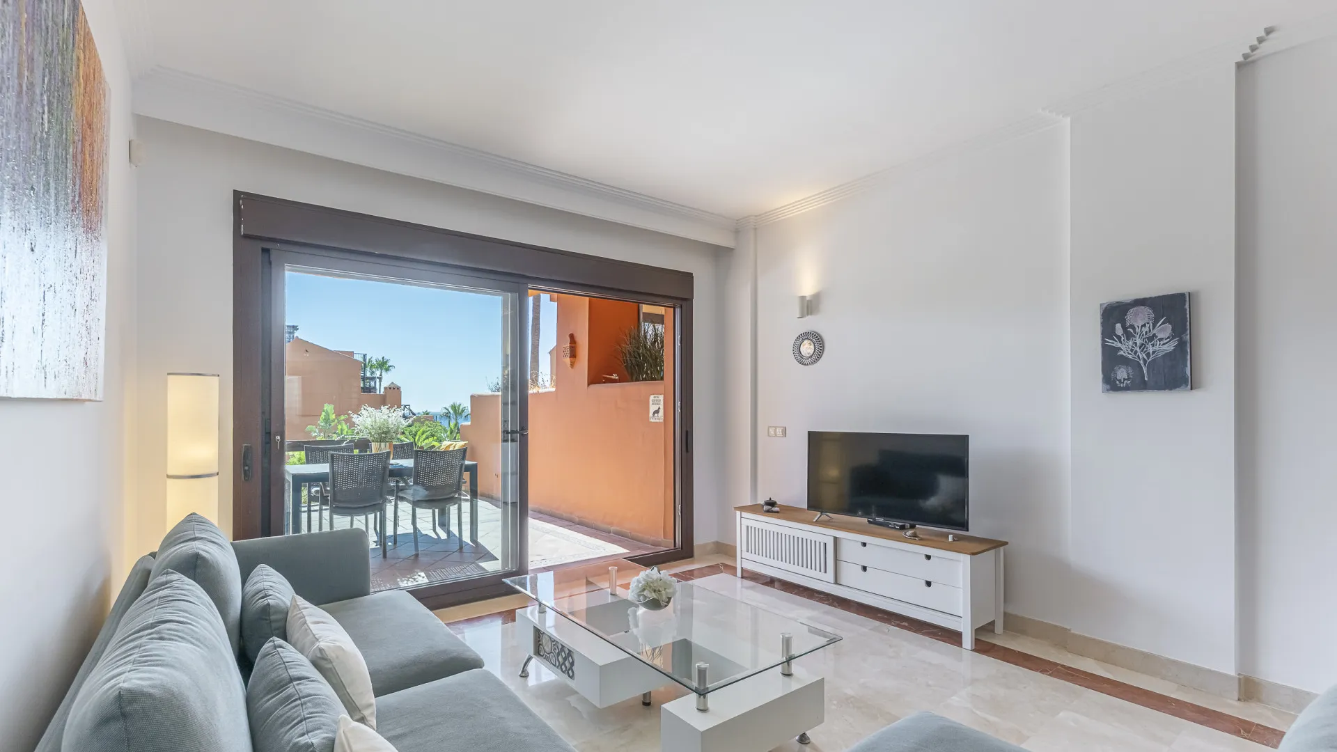 Buenas Noches 2 bedrooms ground floor apartment for sale