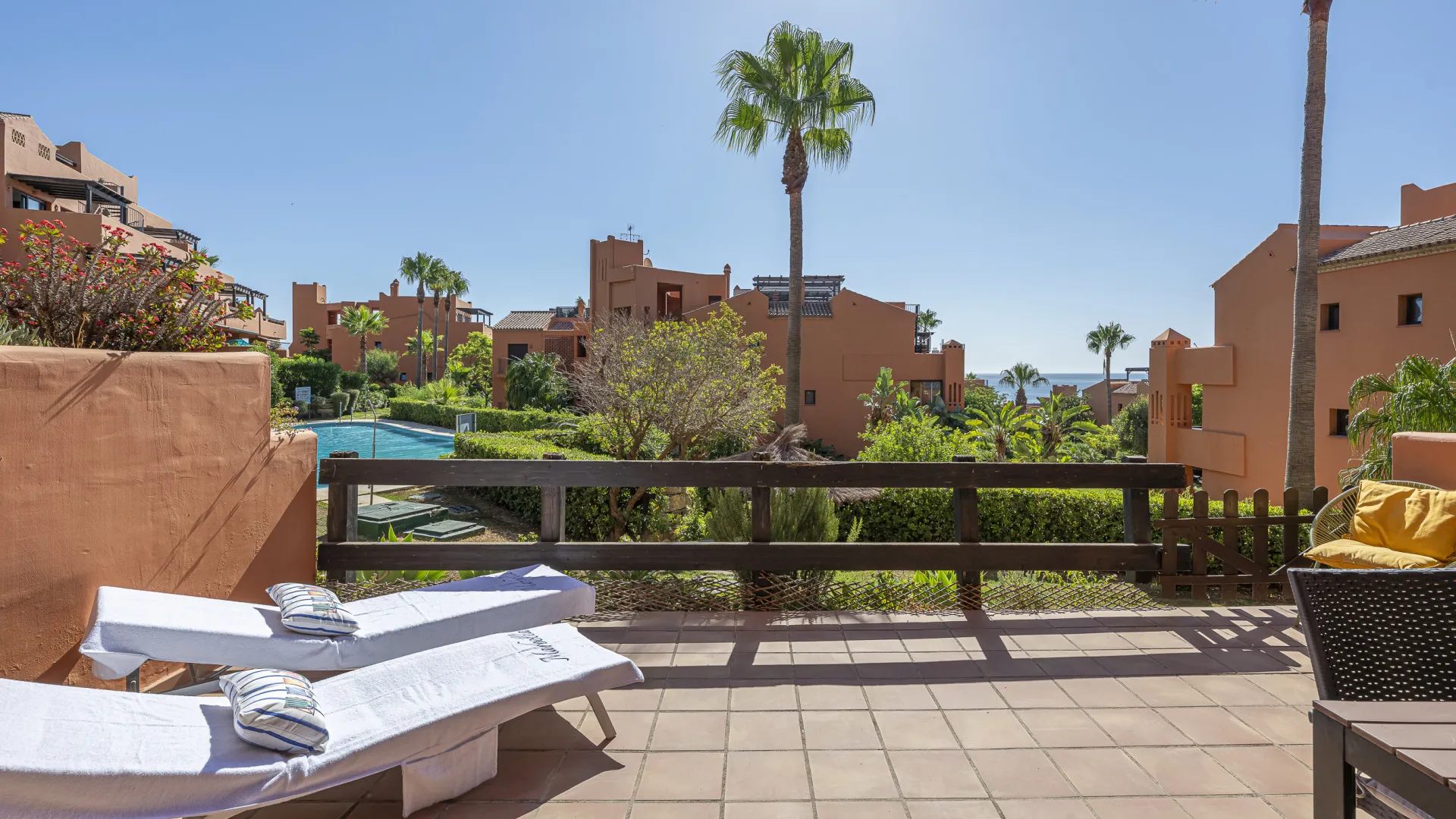 Buenas Noches 2 bedrooms ground floor apartment for sale