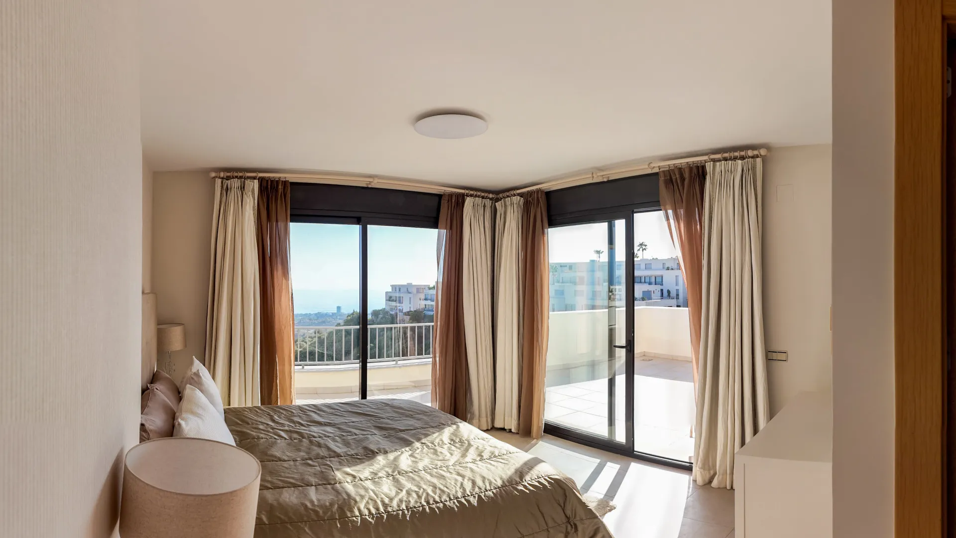 Los Altos de los Monteros, Ático de 3 dormitorios a la venta