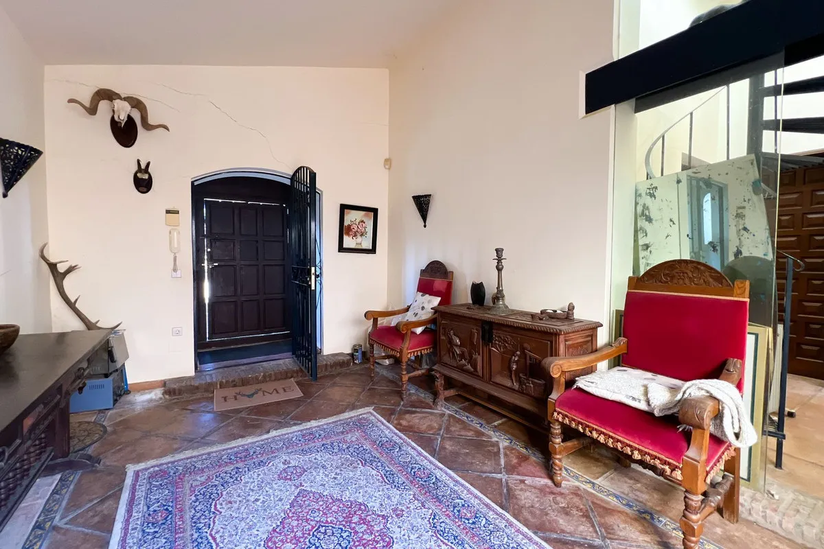 Buy Estepona 4 bedrooms villa