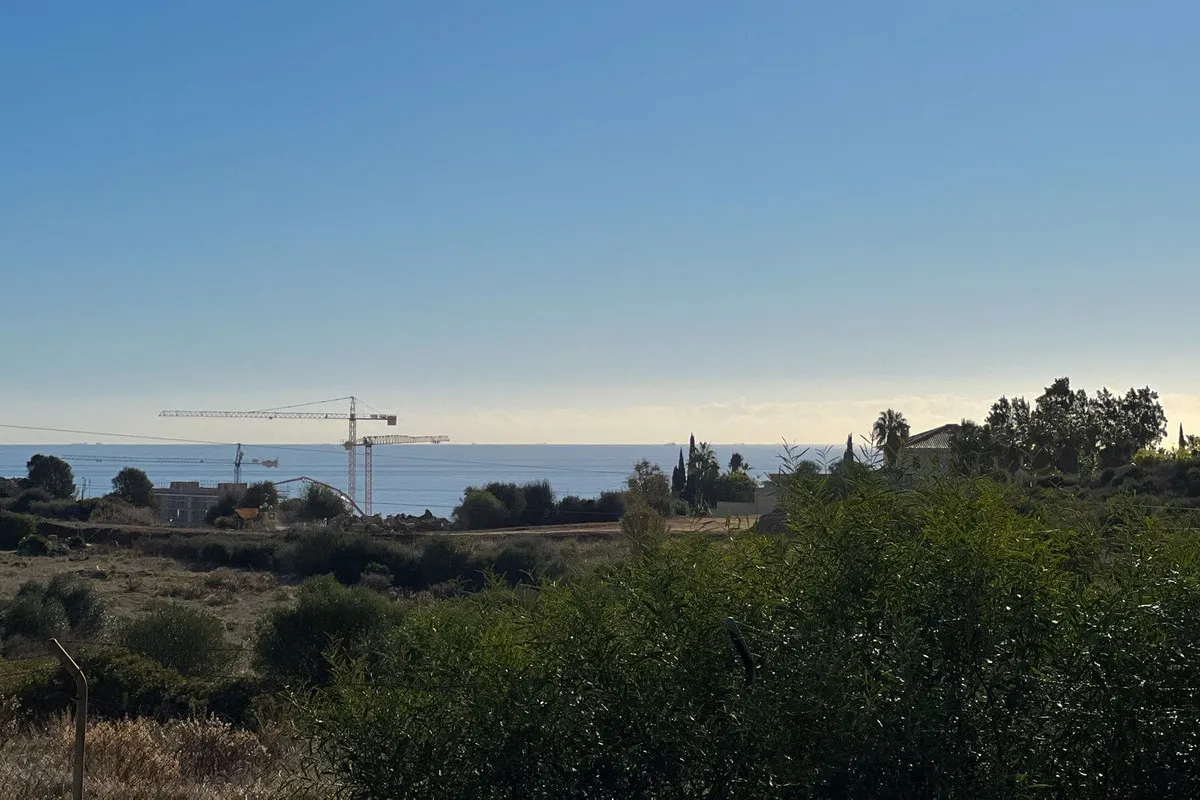 Buy Estepona 4 bedrooms villa