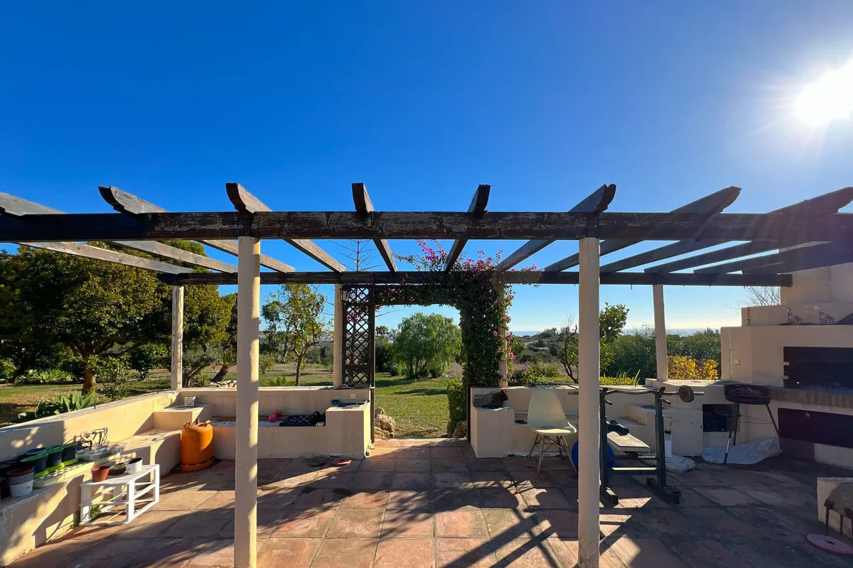 Buy Estepona 4 bedrooms villa