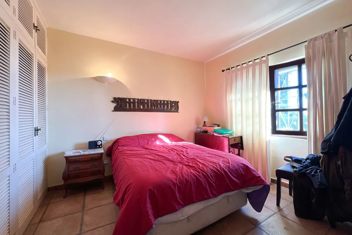 Buy Estepona 4 bedrooms villa