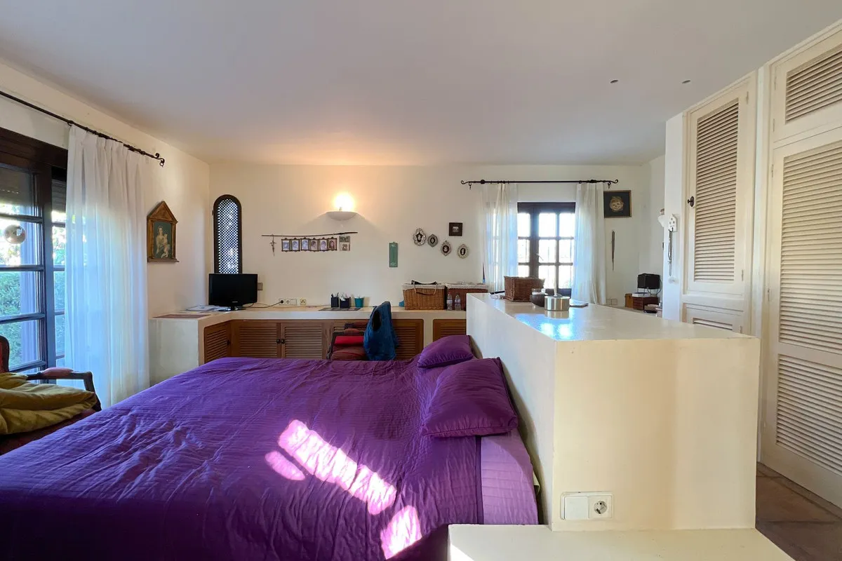 Buy Estepona 4 bedrooms villa