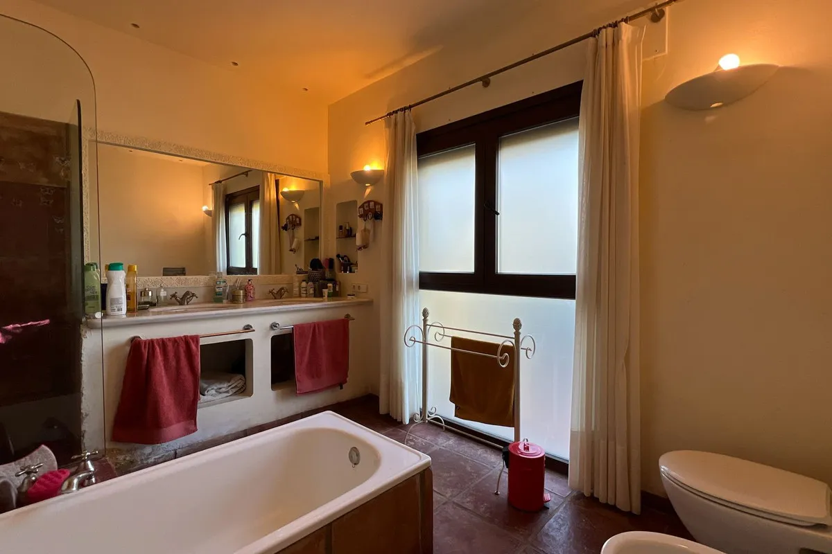 Buy Estepona 4 bedrooms villa