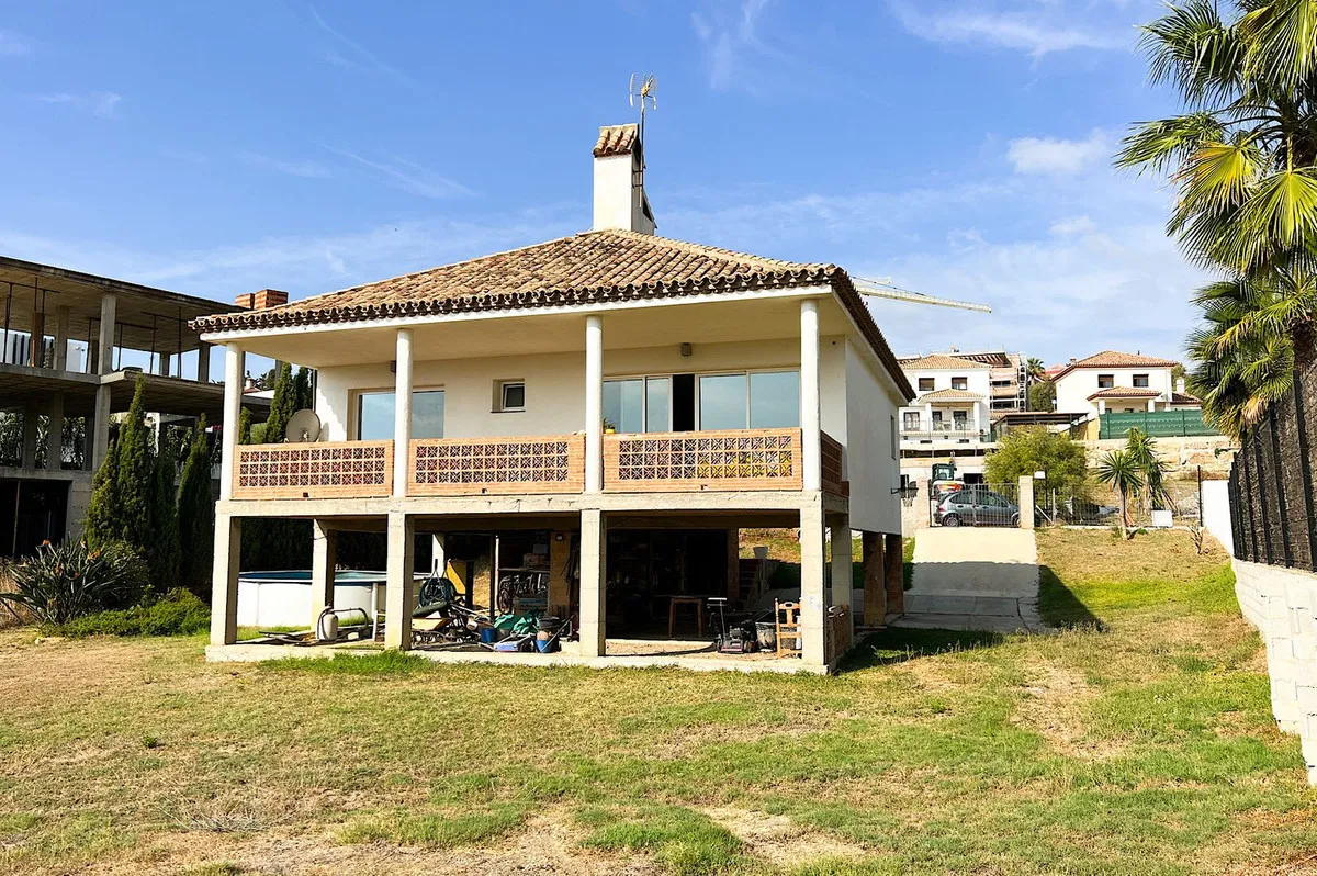 Villa en venta en Estepona