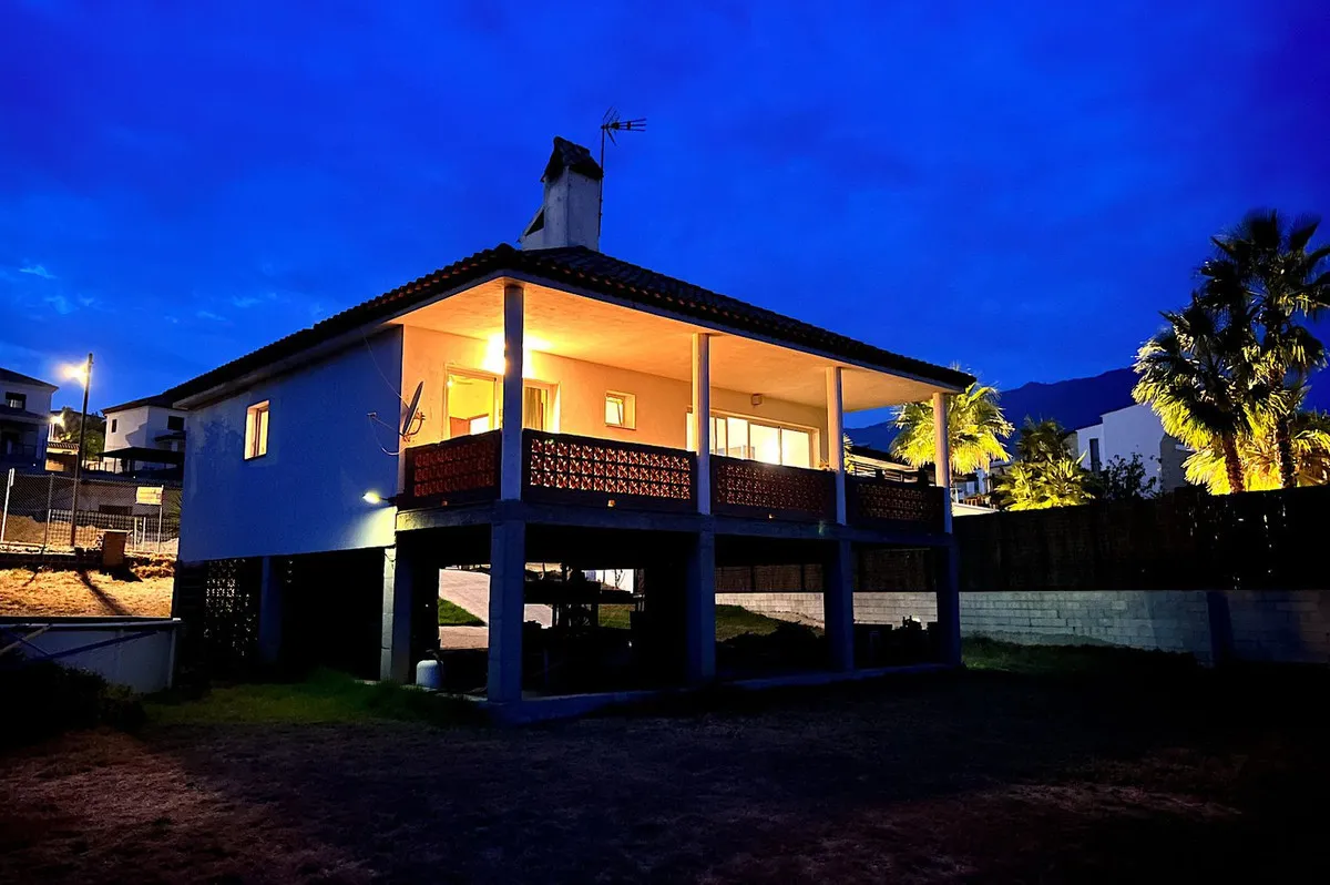 Villa en venta en Estepona