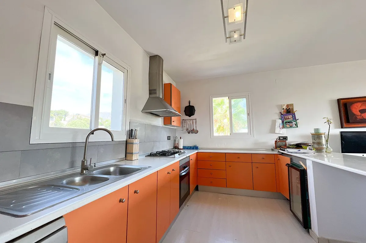 Villa en venta en Estepona