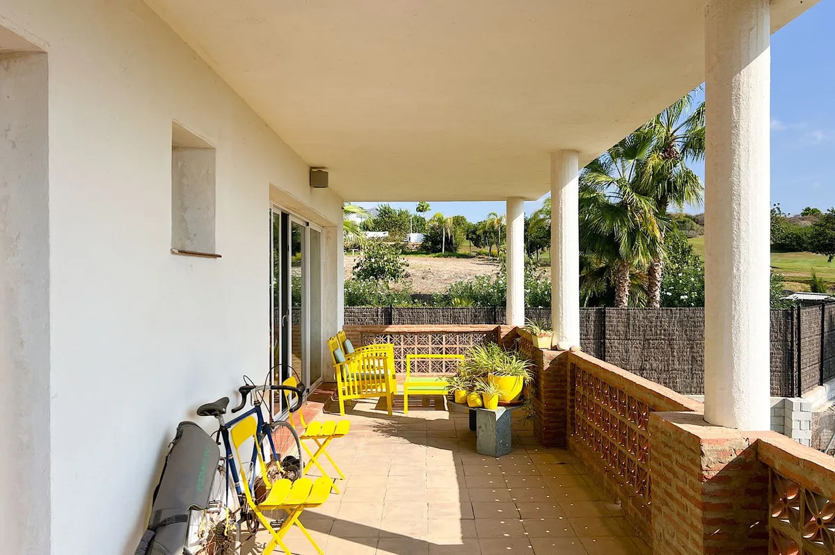 Villa en venta en Estepona