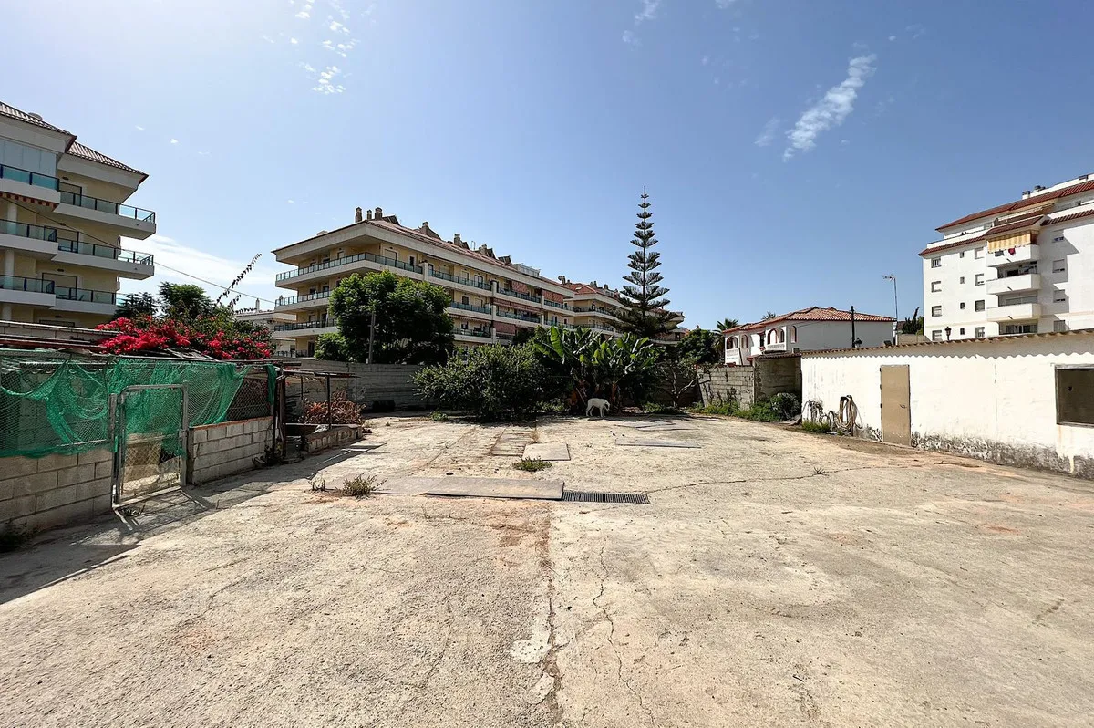 Se vende parcela residencial en Sabinillas