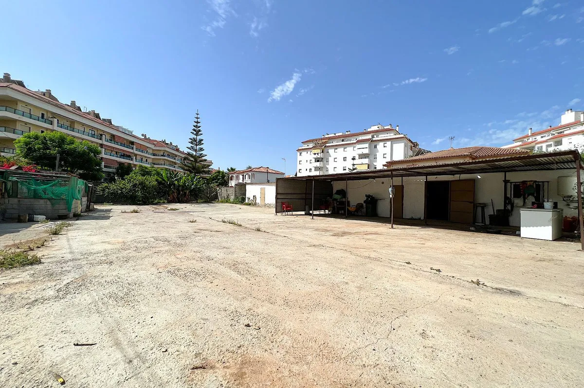 Se vende parcela residencial en Sabinillas