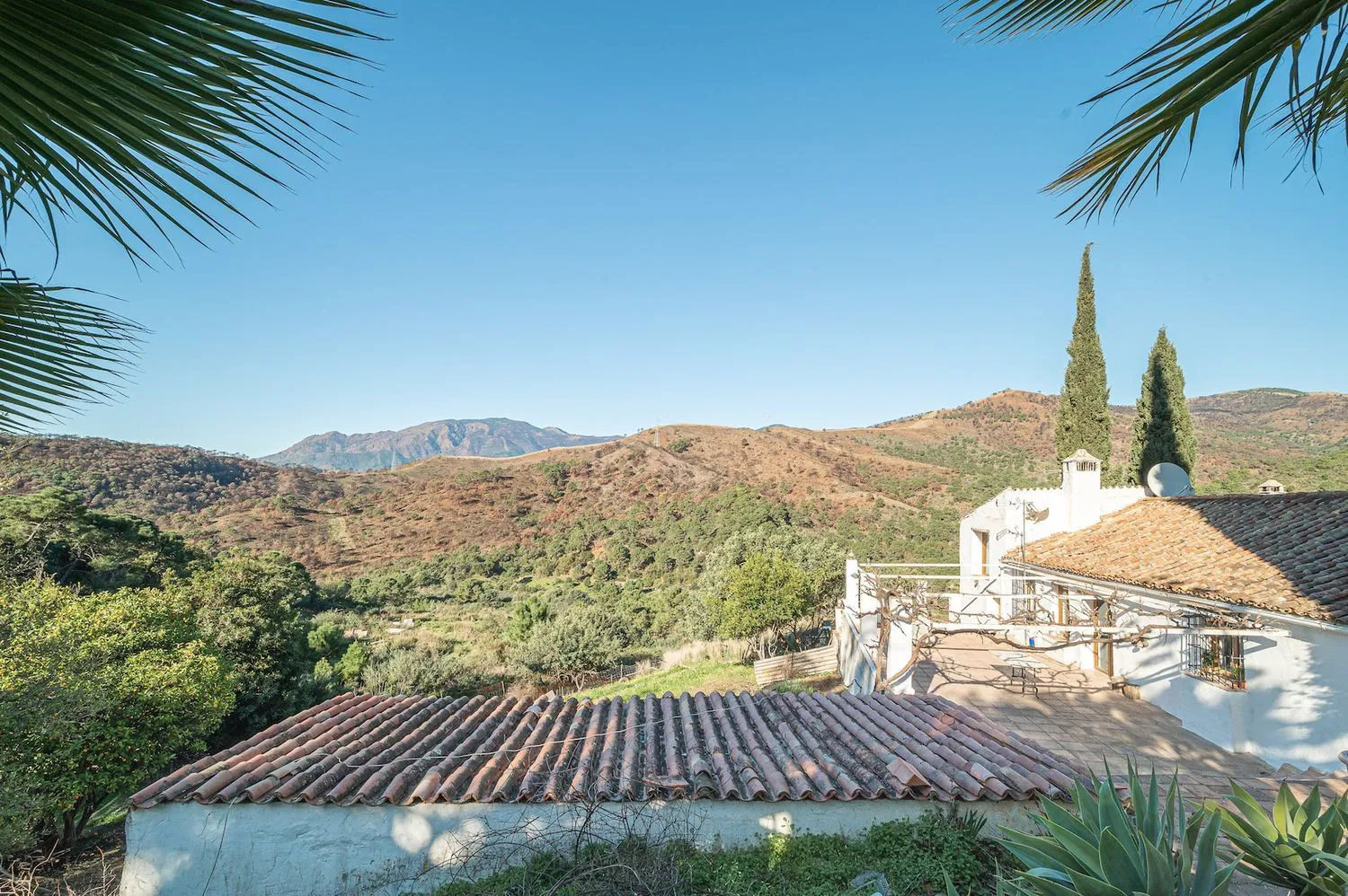 Se vende casa de campo en Altos de Estepona de 4 dormitorios
