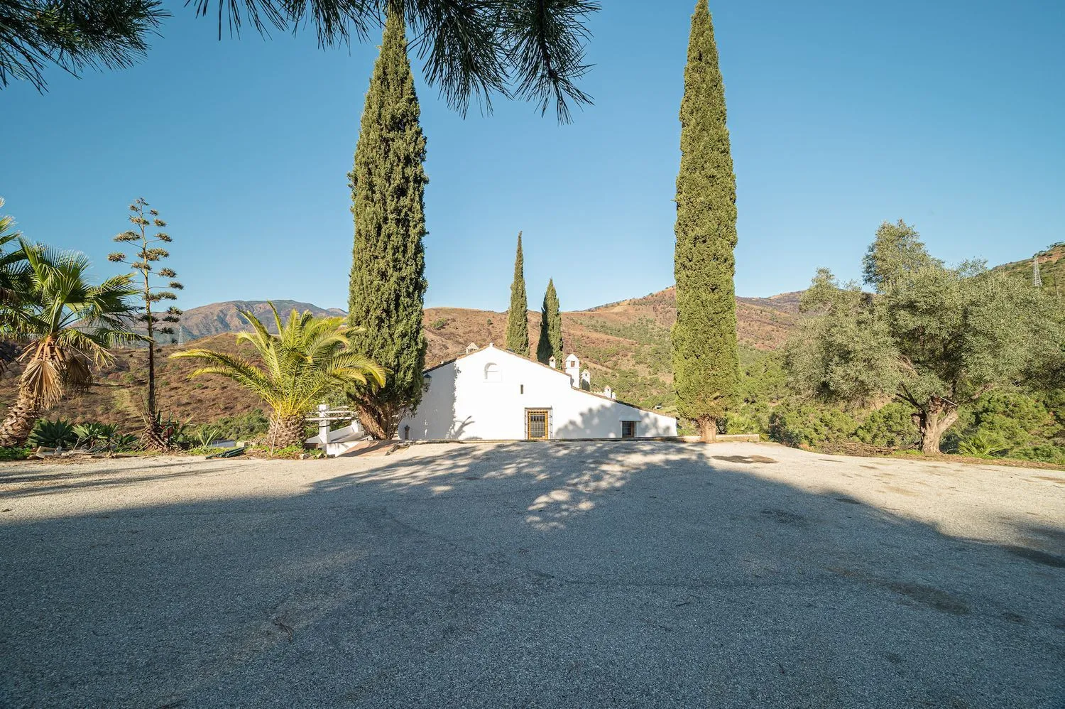 Se vende casa de campo en Altos de Estepona de 4 dormitorios
