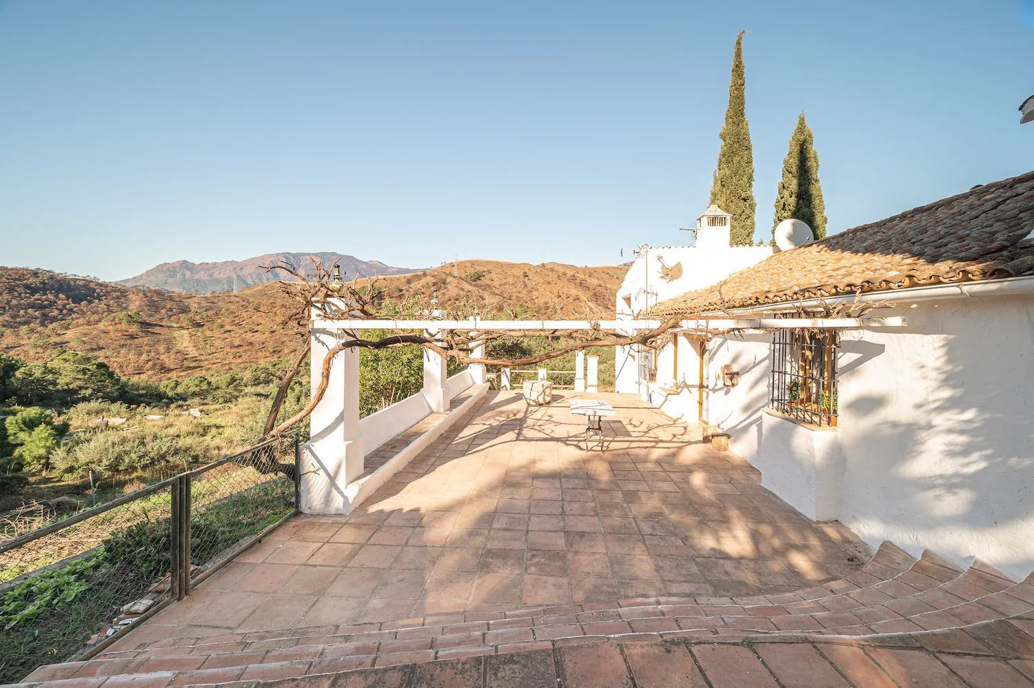 Se vende casa de campo en Altos de Estepona de 4 dormitorios