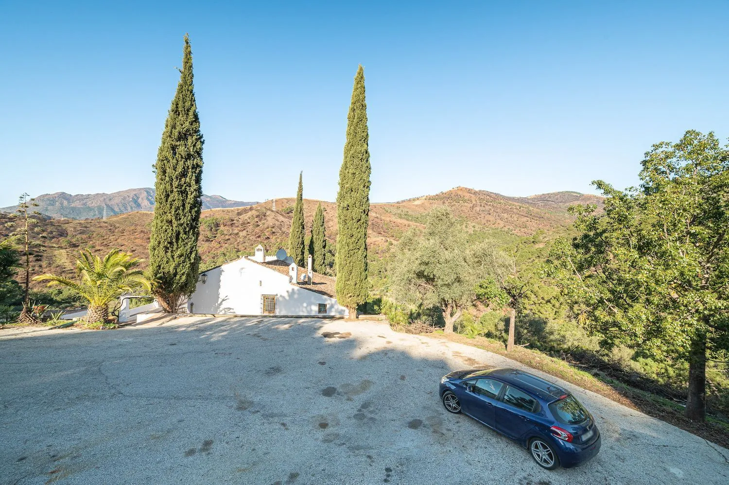 Se vende casa de campo en Altos de Estepona de 4 dormitorios