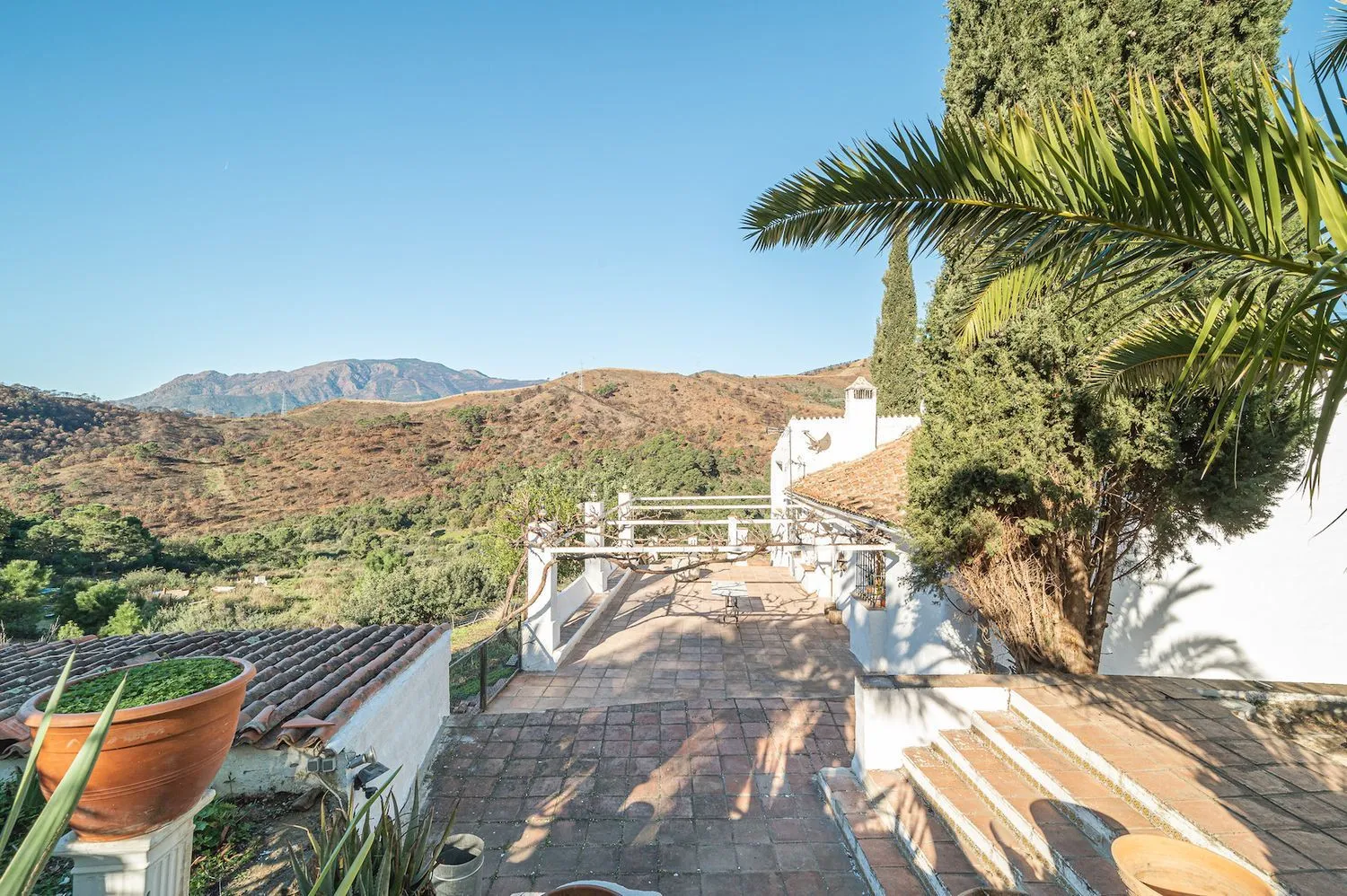 Se vende casa de campo en Altos de Estepona de 4 dormitorios