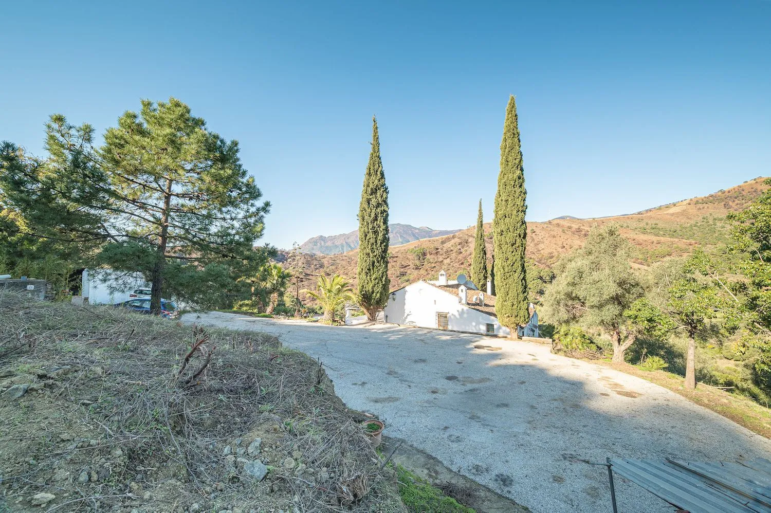 Se vende casa de campo en Altos de Estepona de 4 dormitorios