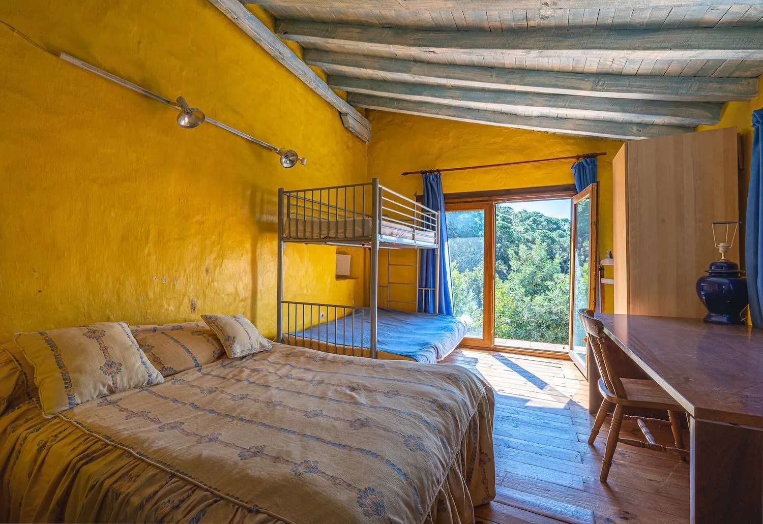 Se vende casa de campo en Altos de Estepona de 4 dormitorios