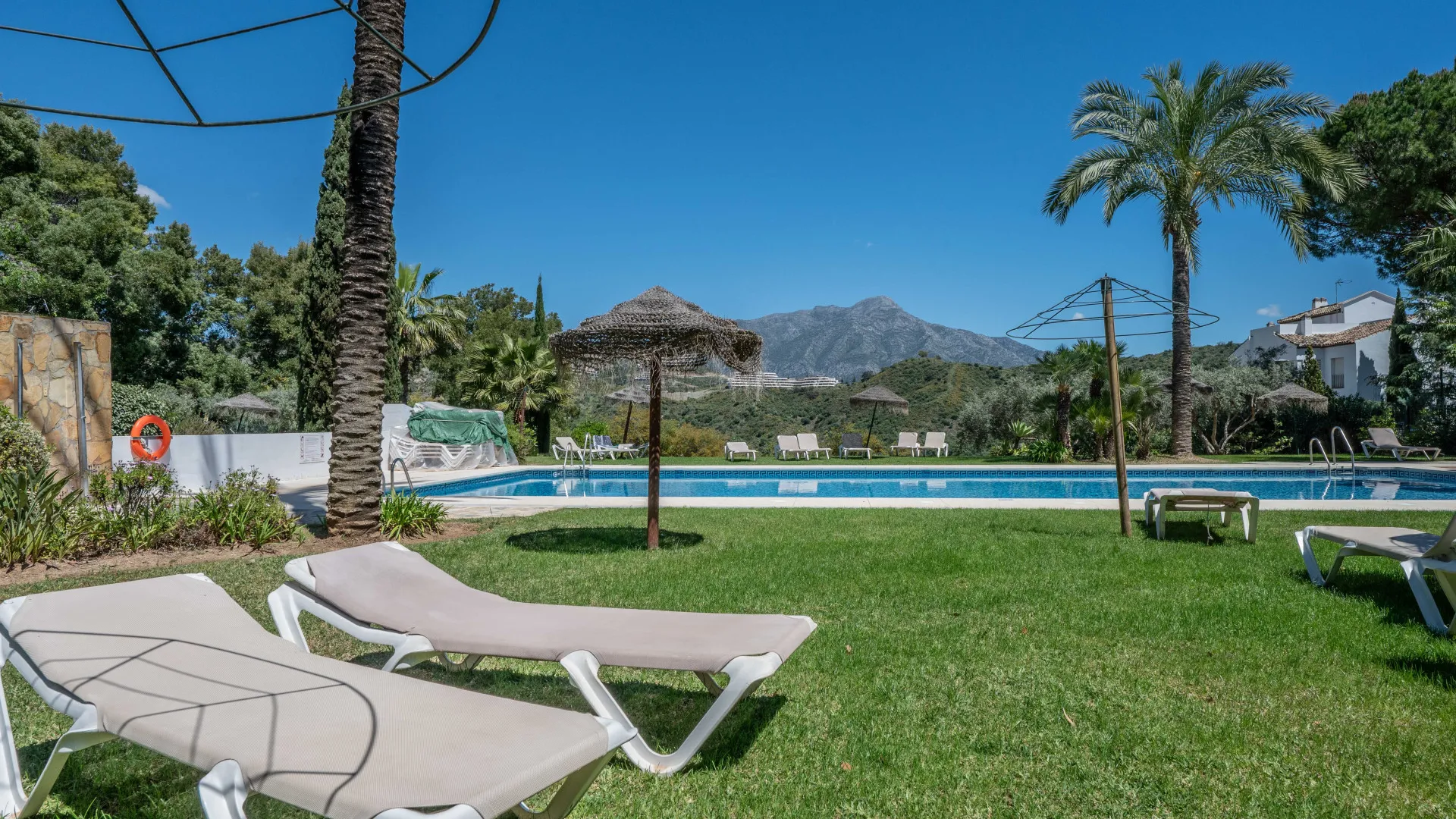 For sale Altos de La Quinta 2 bedrooms apartment