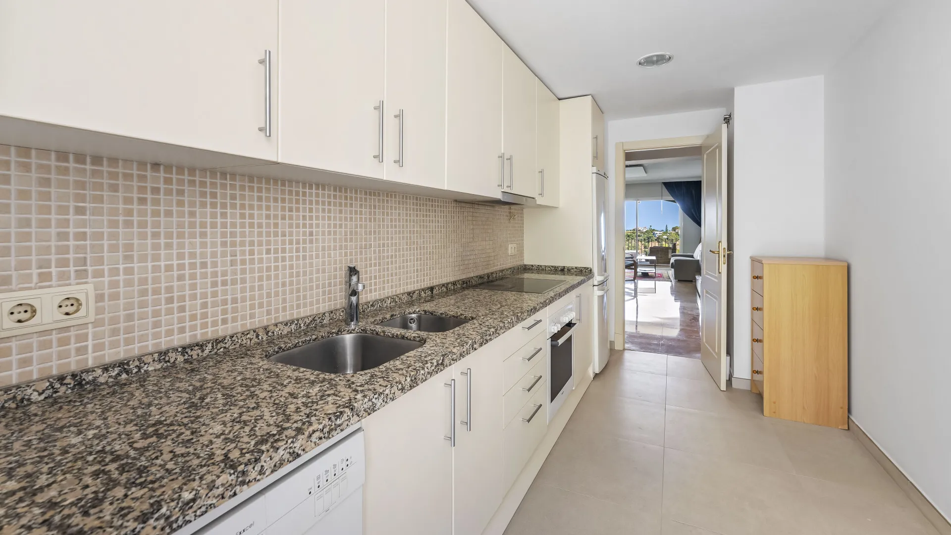 For sale Altos de La Quinta 2 bedrooms apartment