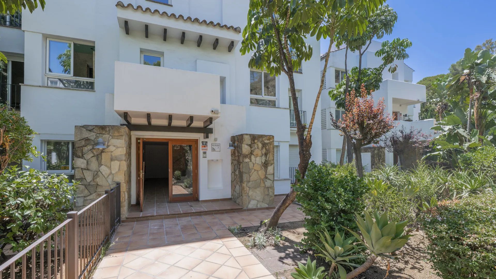 Apartamento planta baja con 3 dormitorios en venta en Altos de La Quinta