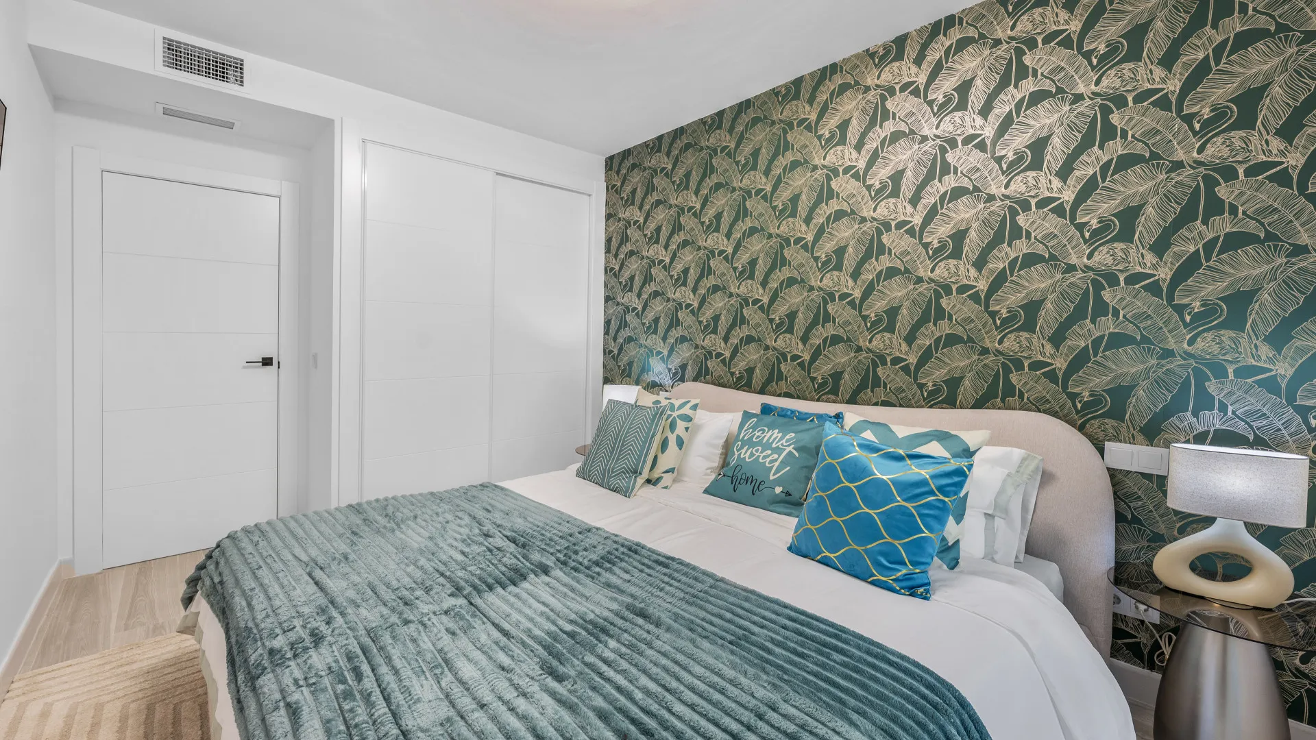 Apartamento planta baja con 3 dormitorios en venta en Altos de La Quinta