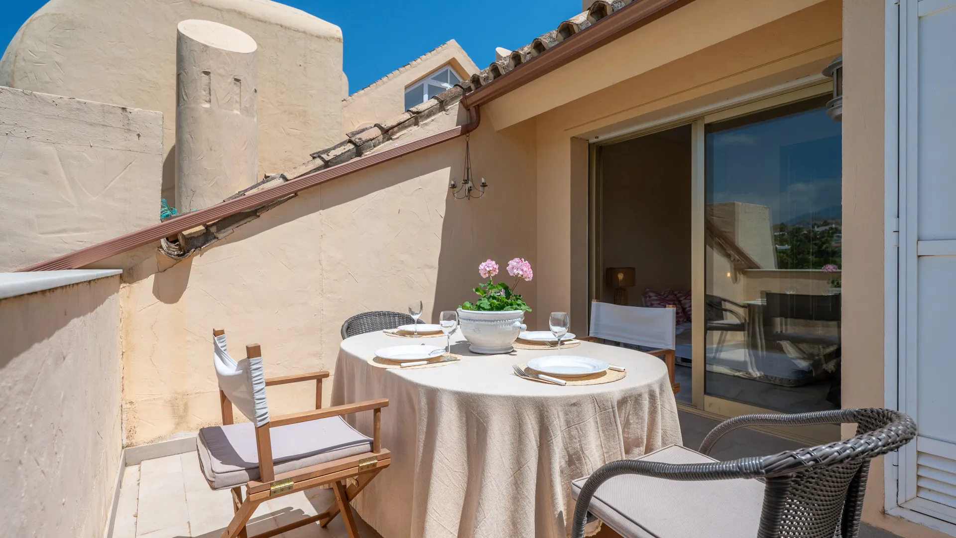 Duplex penthouse for sale in Country Club Las Brisas