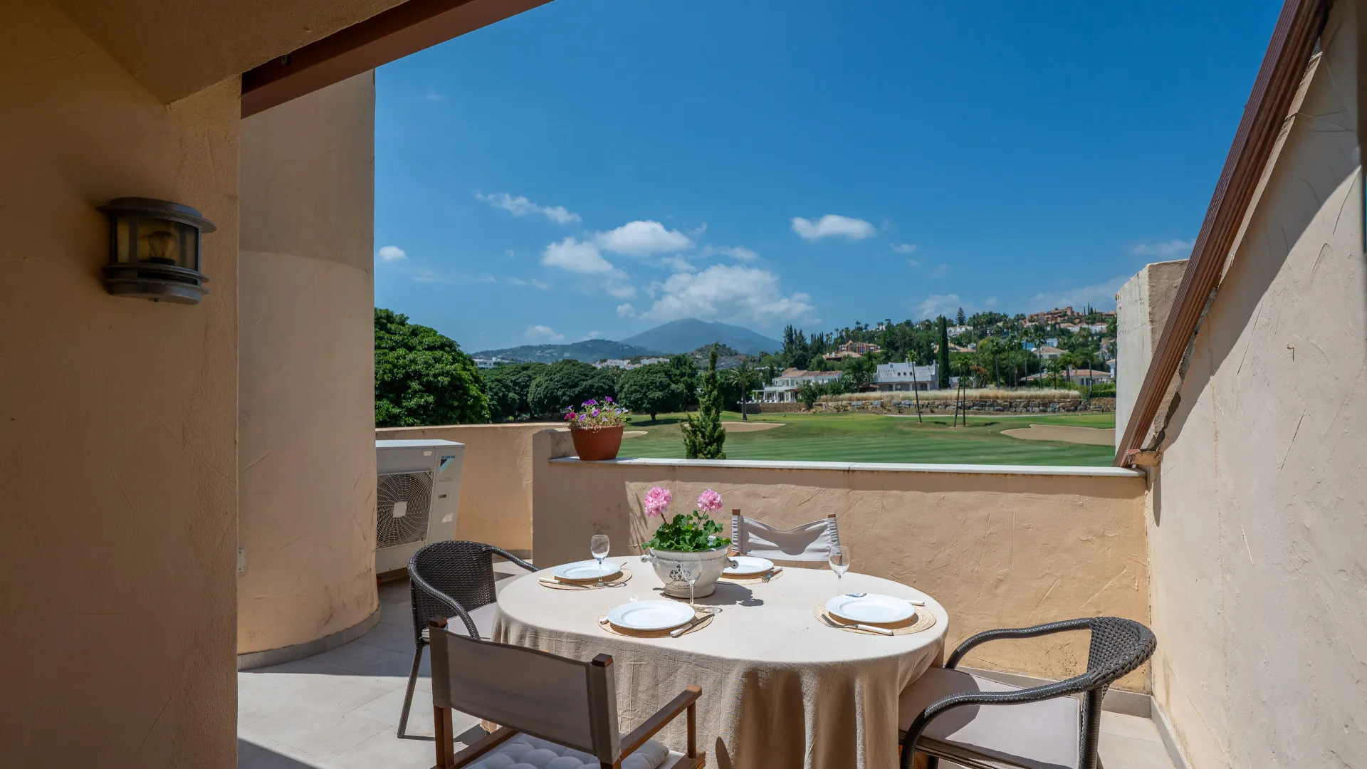 Duplex penthouse for sale in Country Club Las Brisas