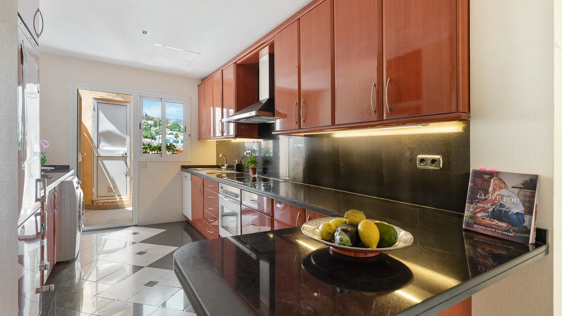 Duplex penthouse for sale in Country Club Las Brisas