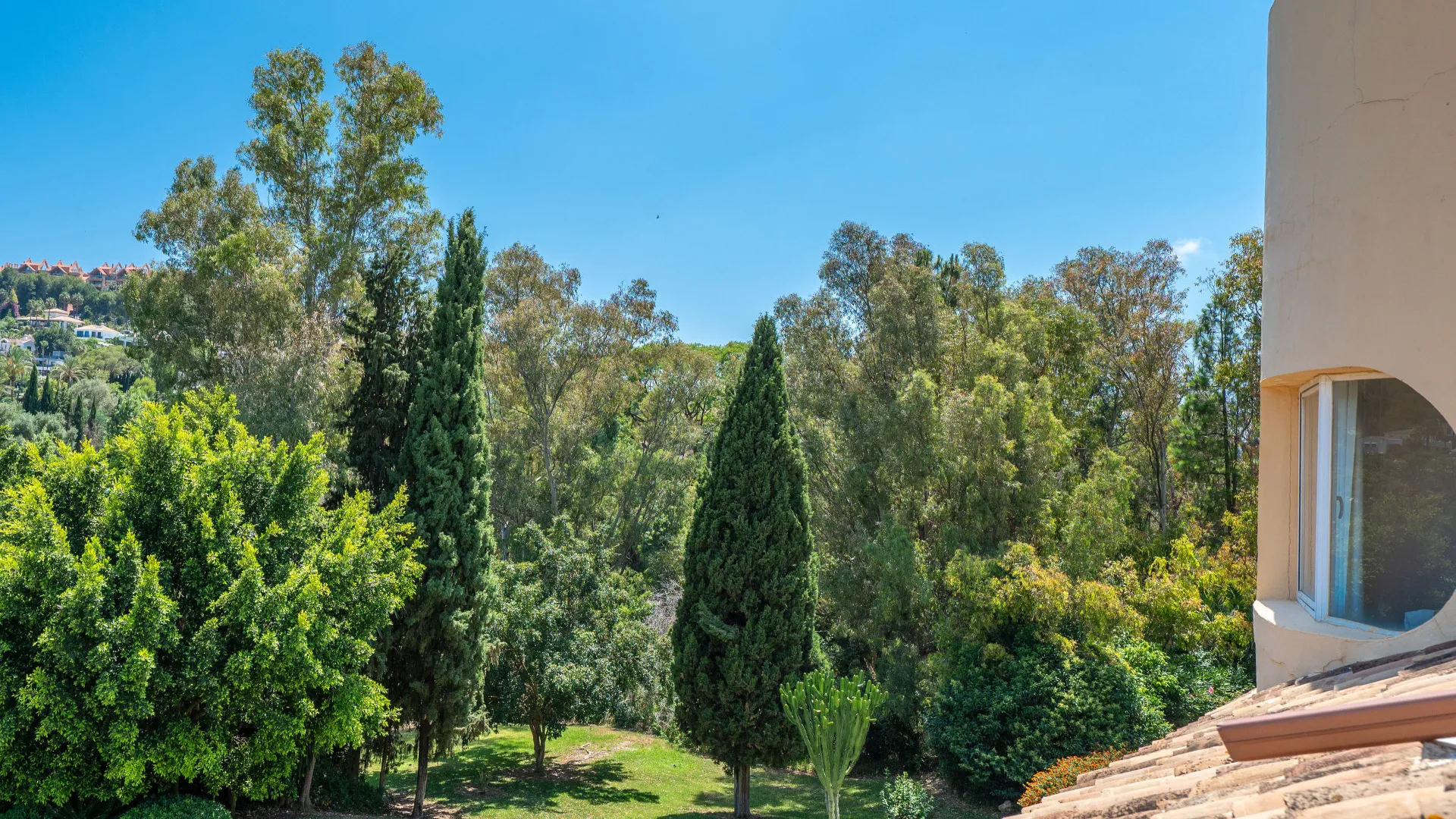 Duplex penthouse for sale in Country Club Las Brisas