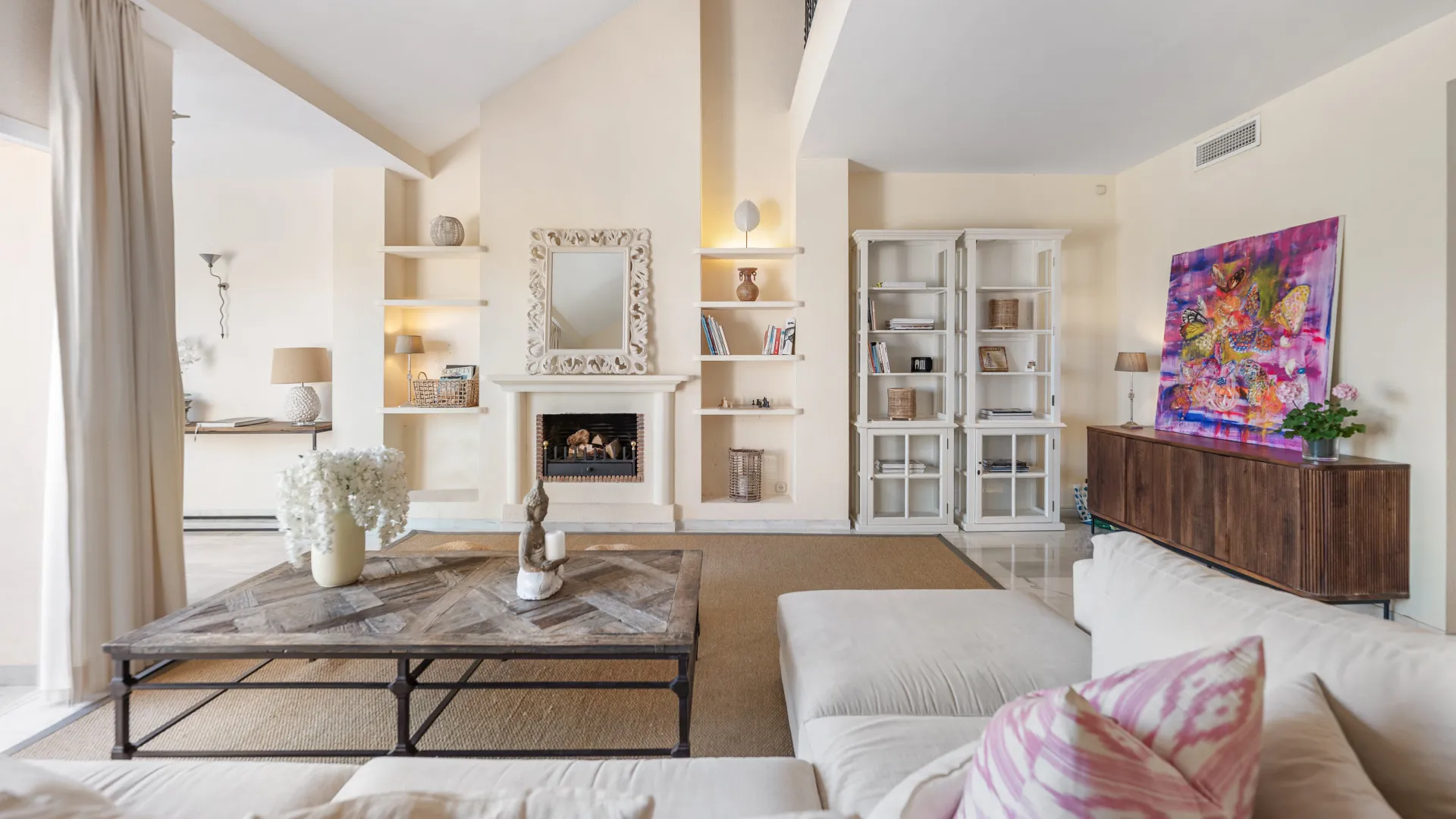 Duplex penthouse for sale in Country Club Las Brisas