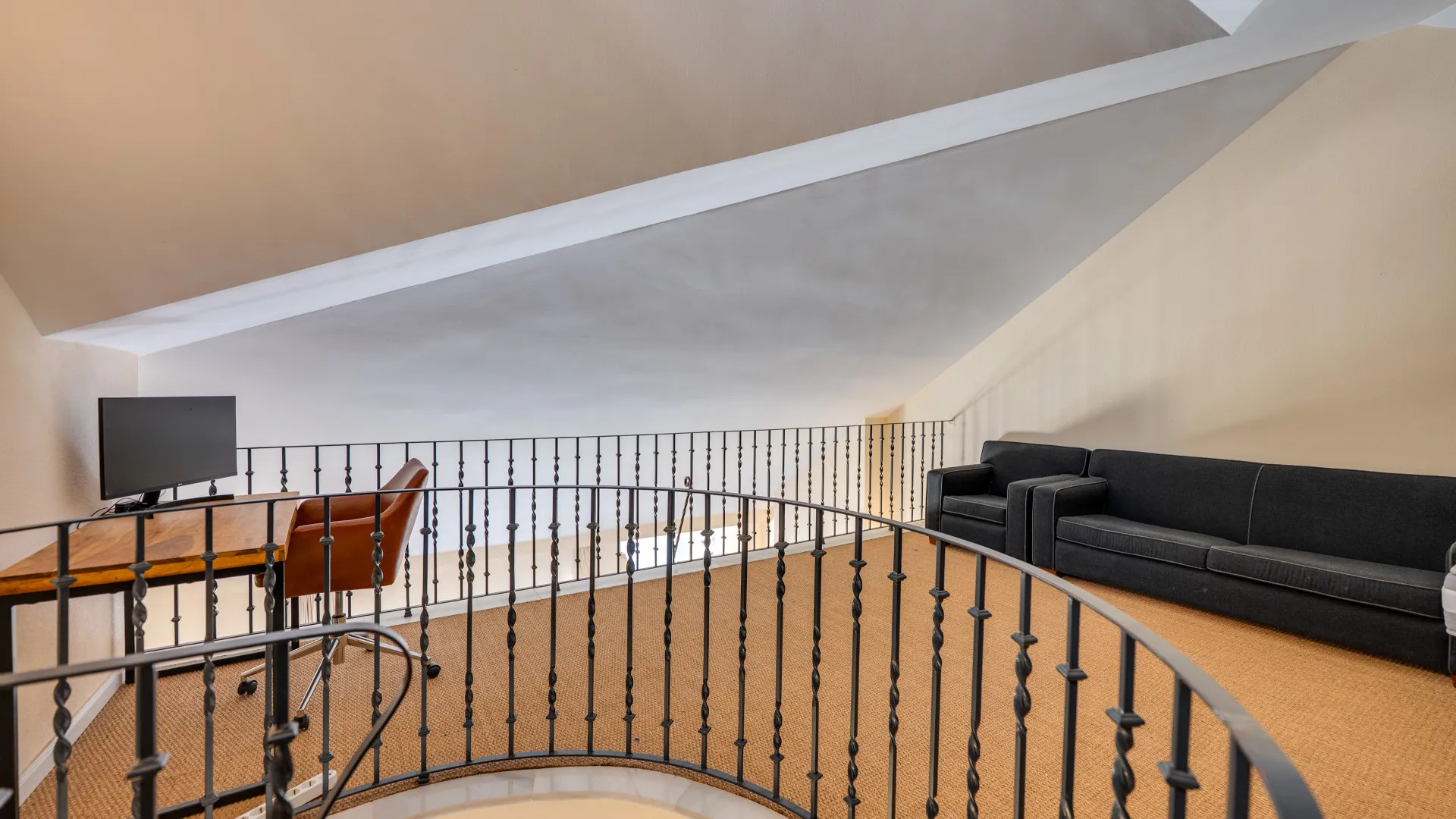 Duplex penthouse for sale in Country Club Las Brisas