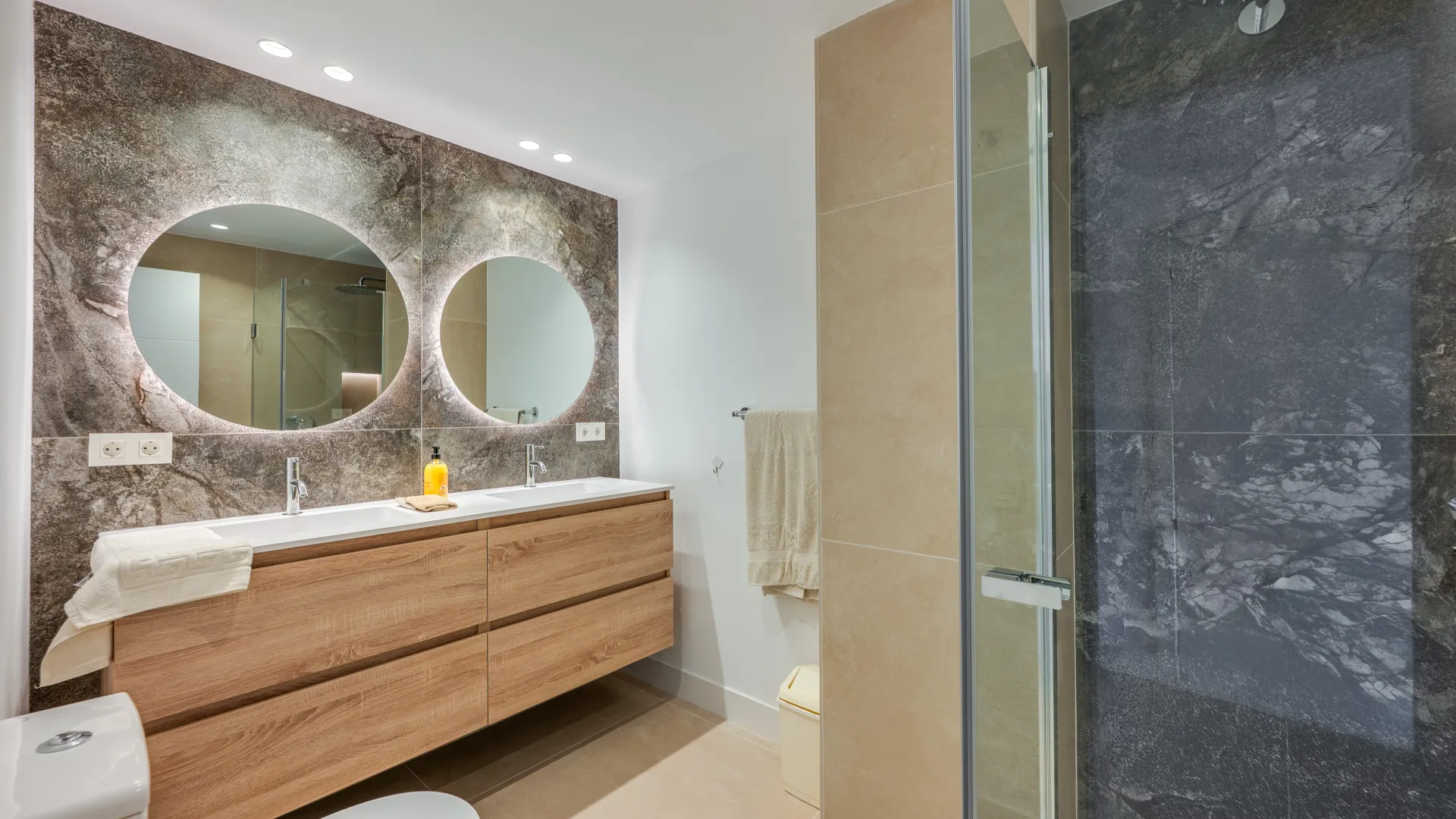 4 bedrooms duplex penthouse in Guadalmina Alta for sale