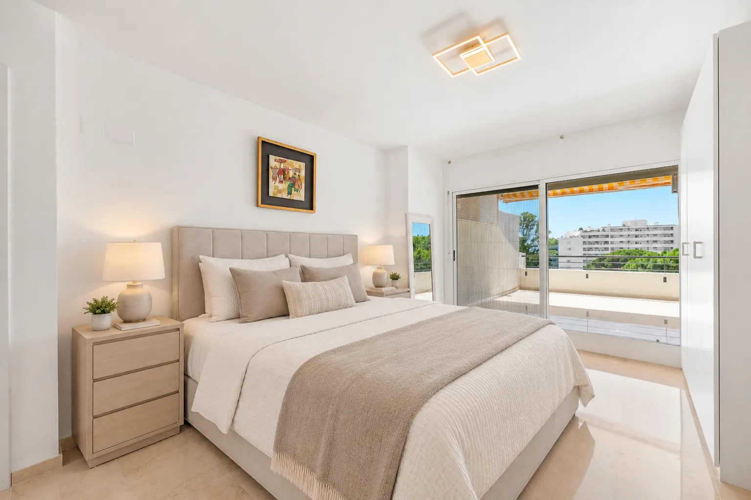4 bedrooms duplex penthouse in Guadalmina Alta for sale
