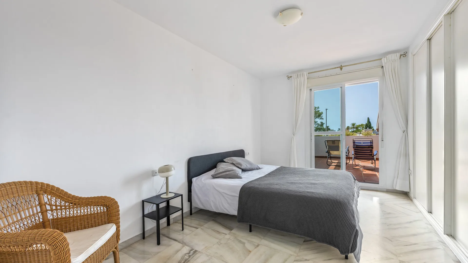 Apartamento en venta en Marbella con 2 dormitorios