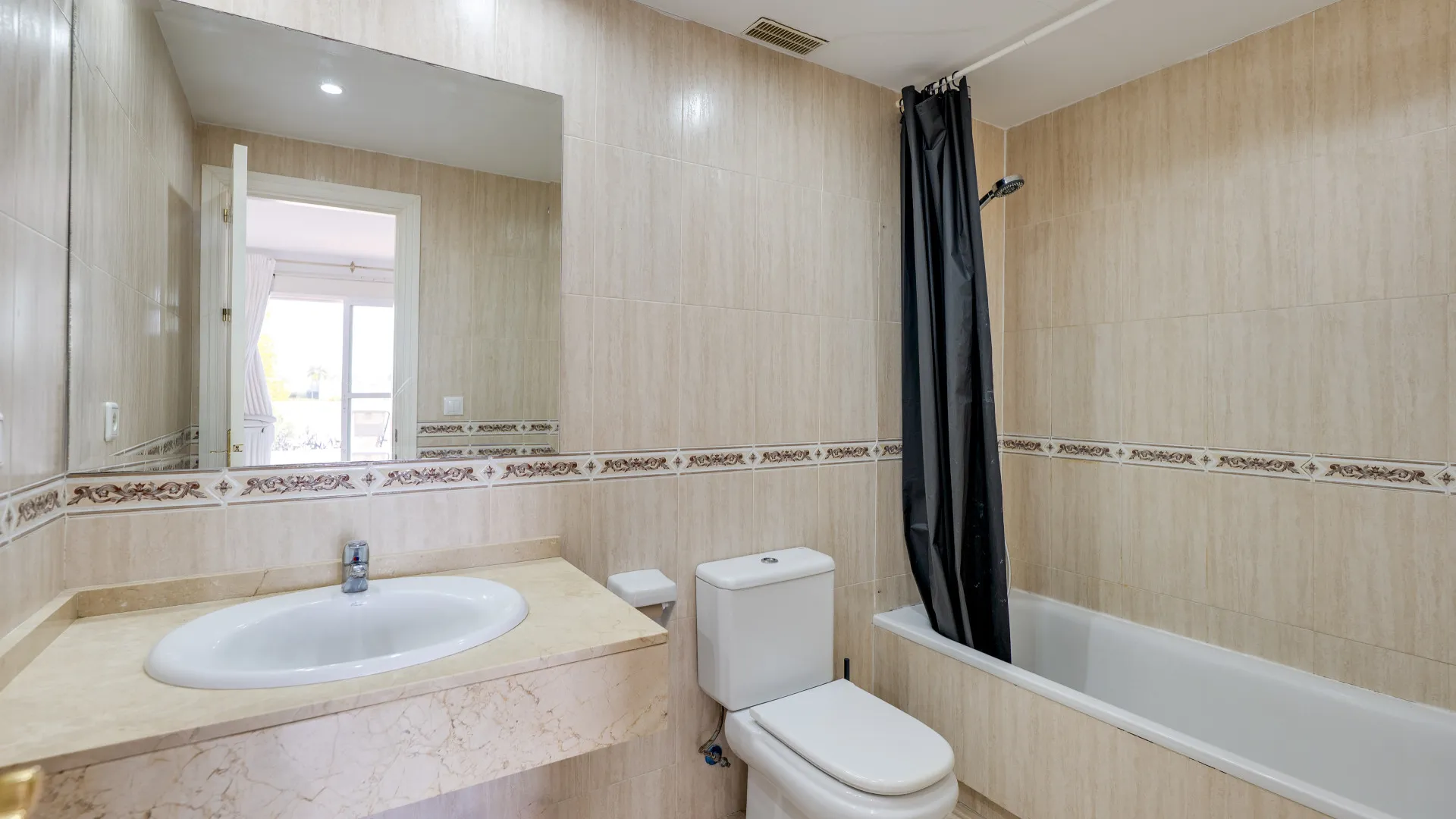 Apartamento en venta en Marbella con 2 dormitorios