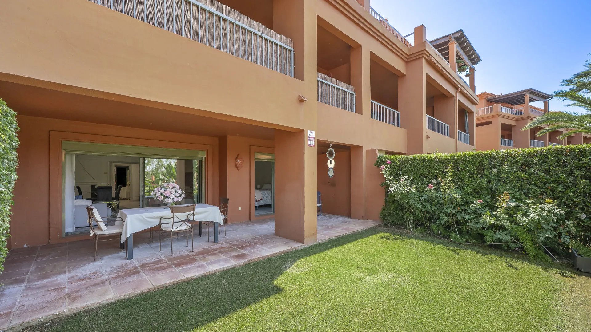 Se vende apartamento planta baja en Benatalaya